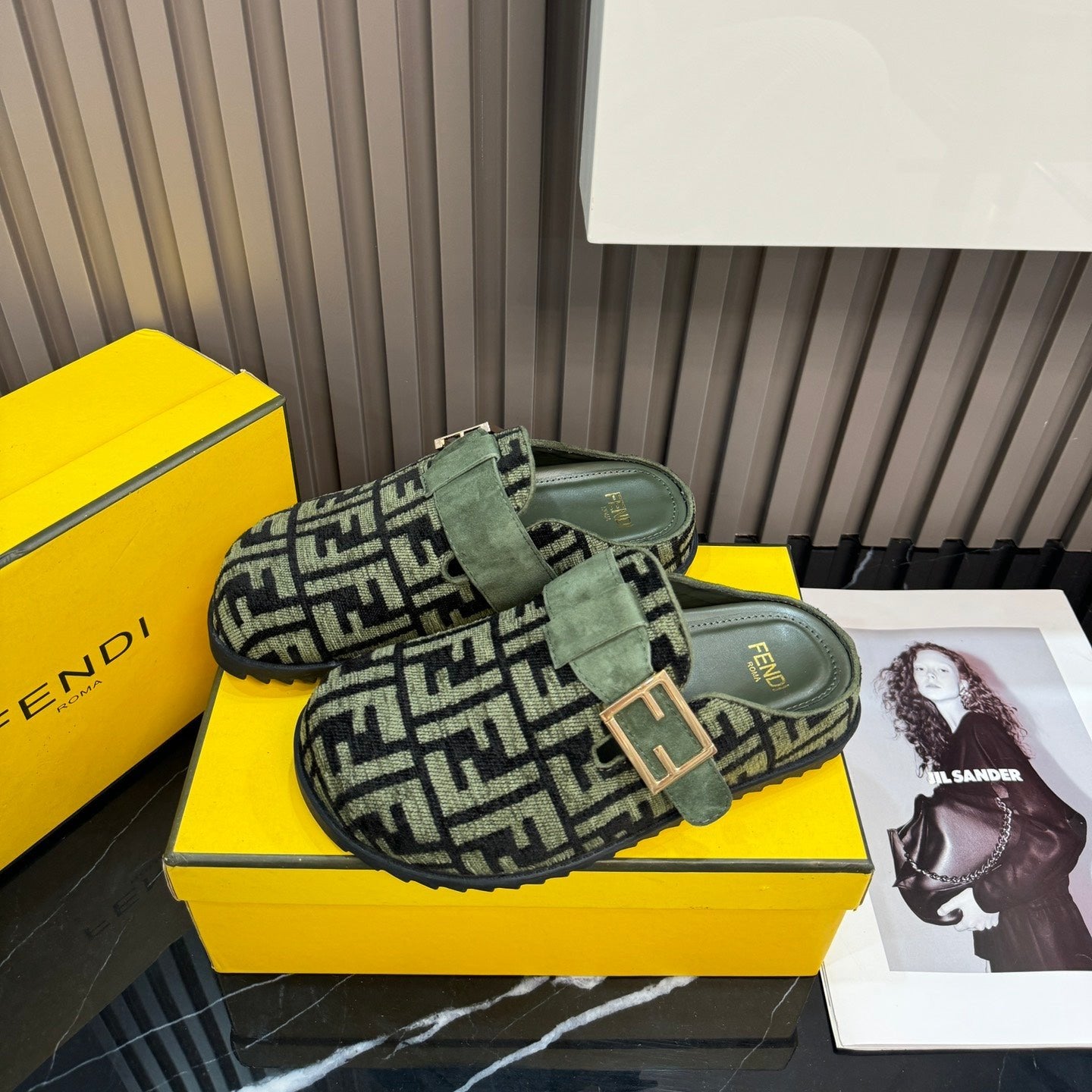 Autumn and Winter Retro Embos-1s-1ed Flat Slippers-1 mysite