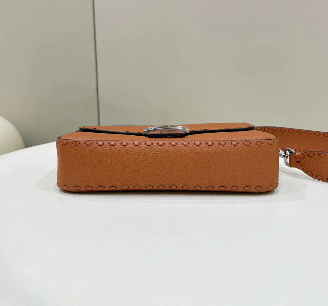 BAGUETTE 27CM TAN CALFSKIN SILVER HARDWARE mysite