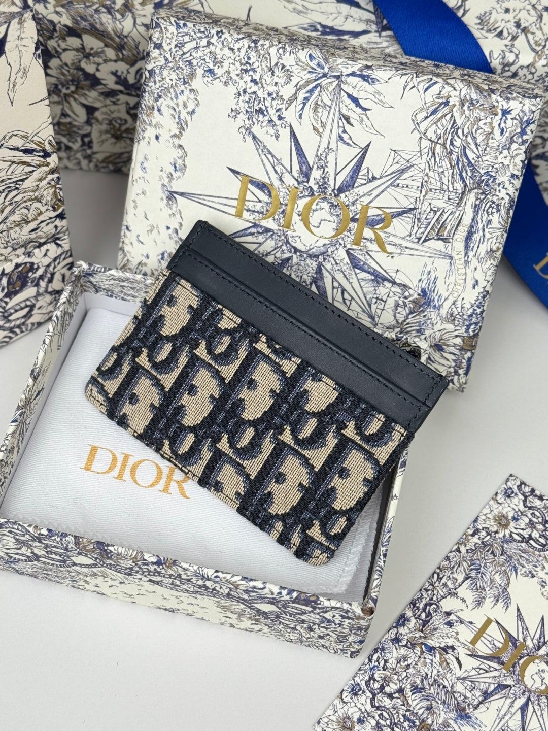 CD 30 Montaigne Freesia Card Holder 10cm Blue Jacquard mysite