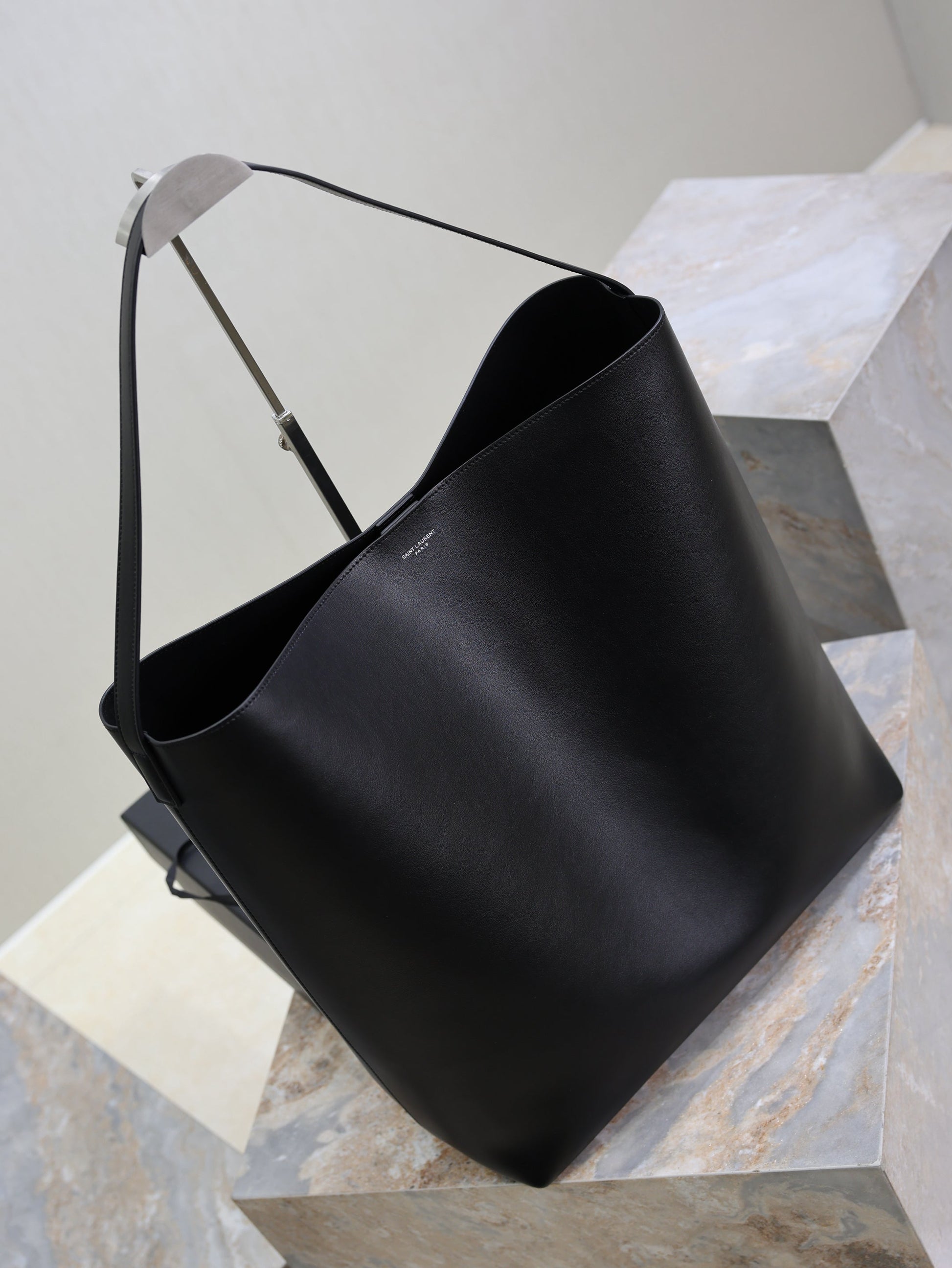 YSL Bold Hobo 37cm Black Cowhide mysite