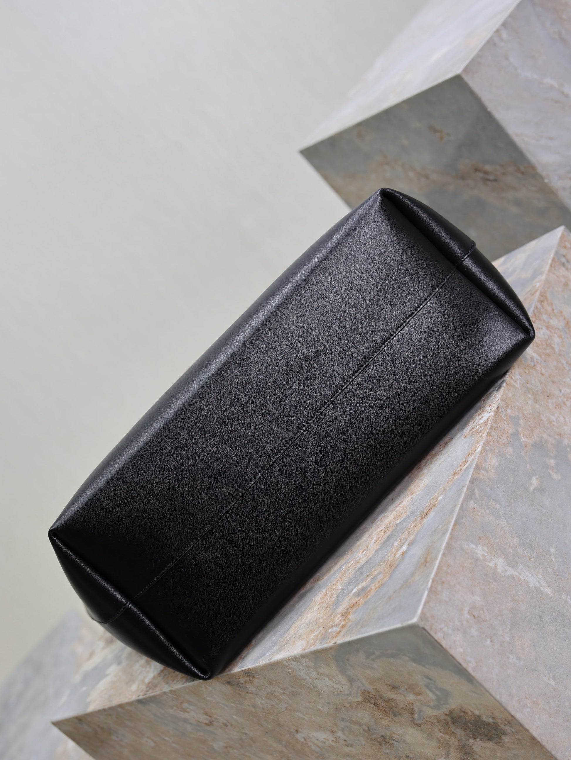 YSL Bold Hobo 37cm Black Cowhide mysite