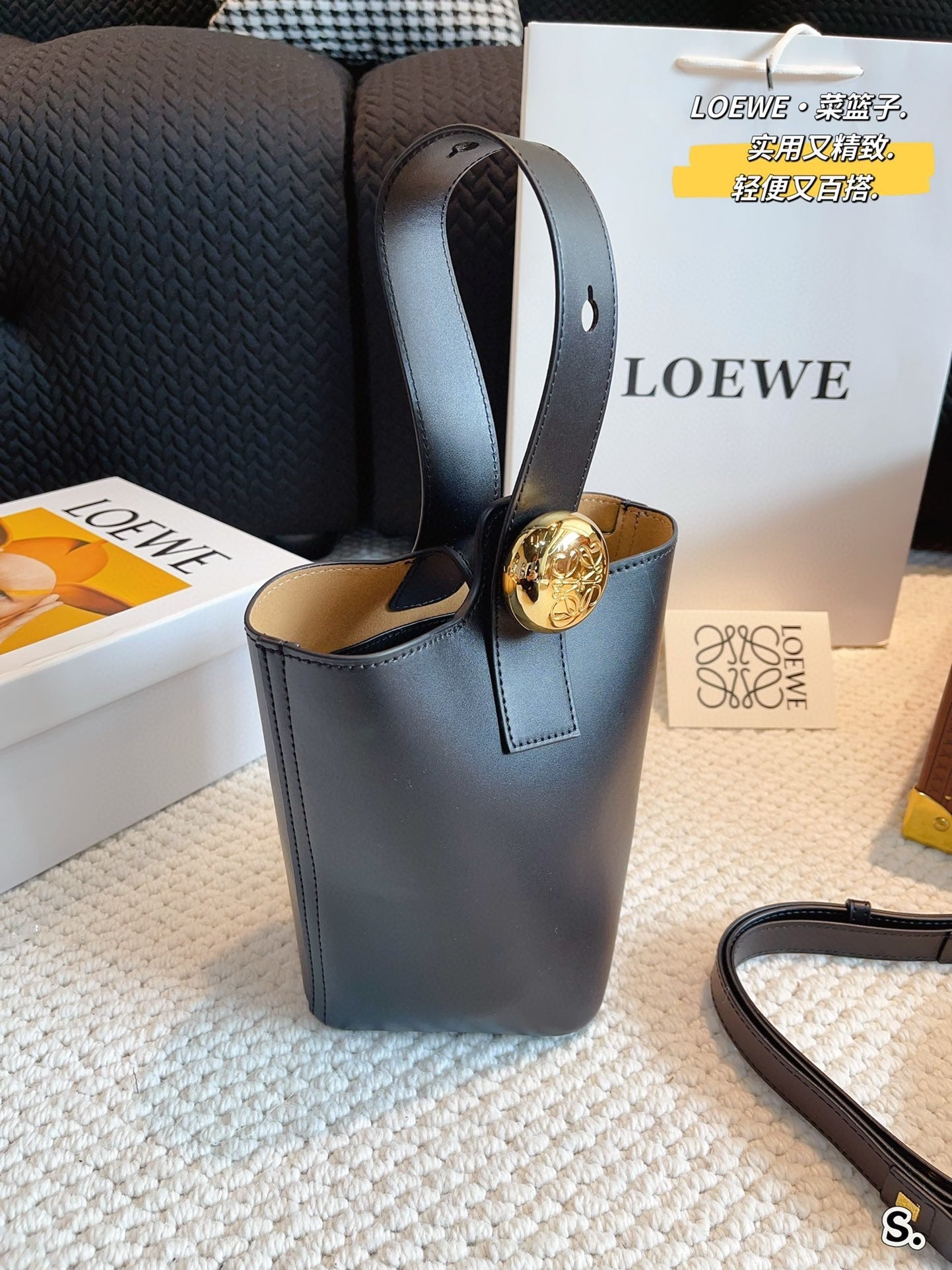 MINI PEBBLE BUCKET 20 BAG IN BLACK SOFT GRAINED CALFSKIN mysite
