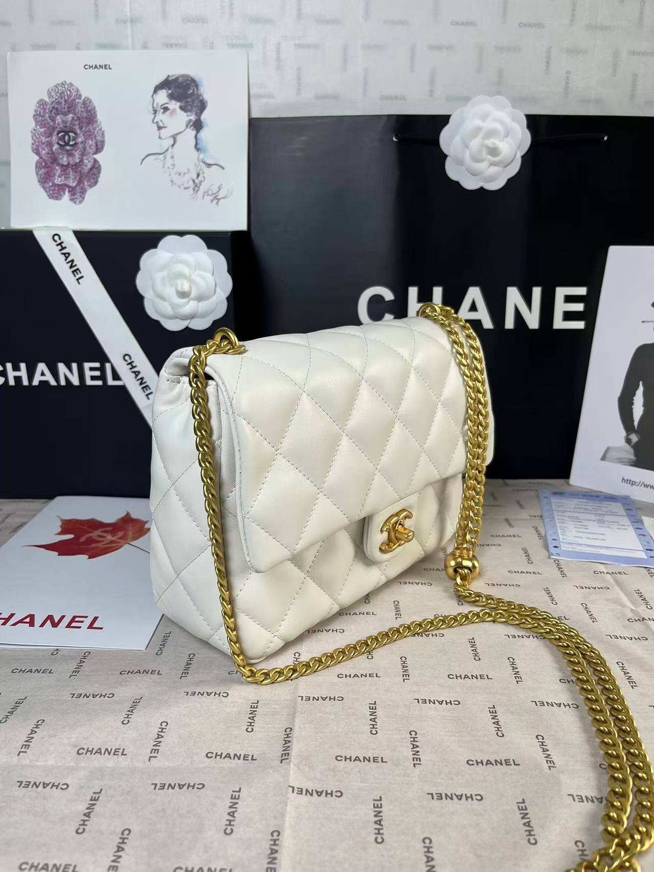 25C Mini Flap 24cm White Lambskin Gold Heart Hardware mysite