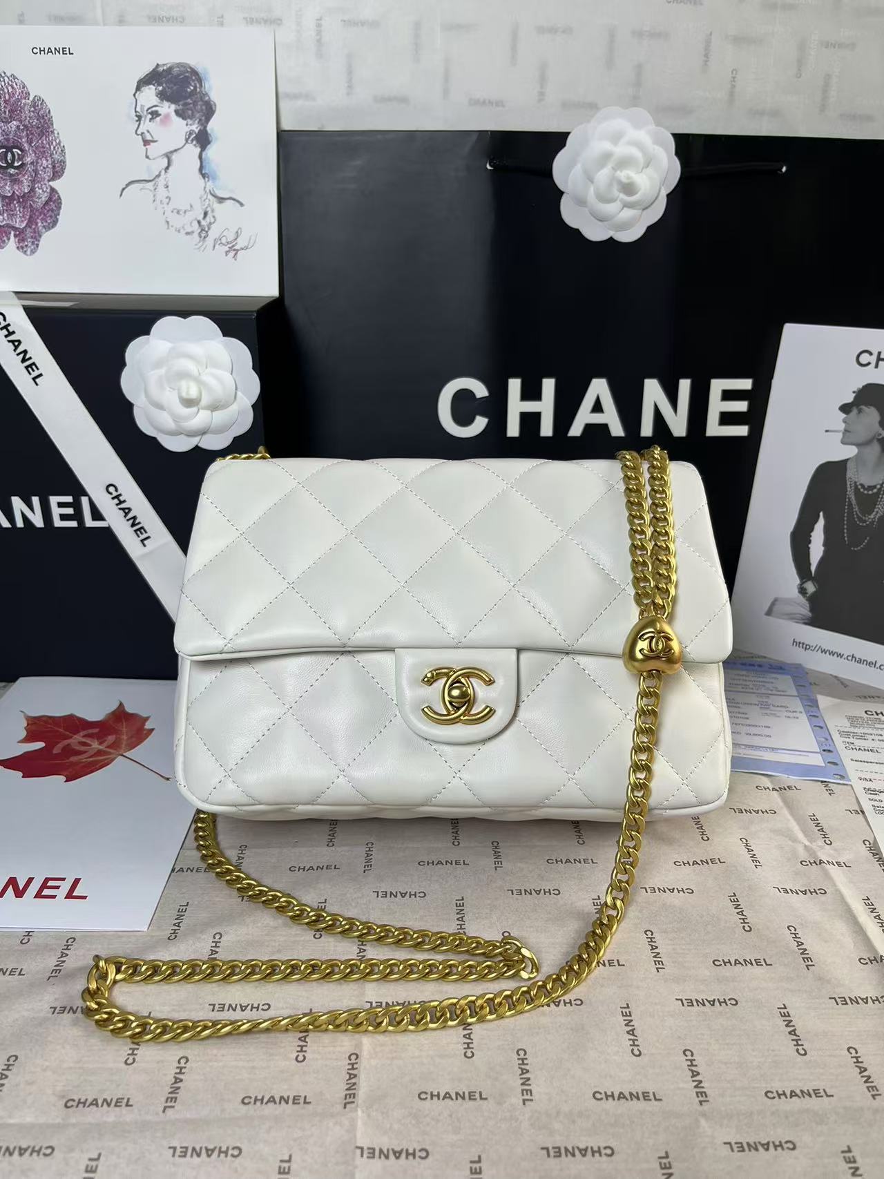 25C Mini Flap 24cm White Lambskin Gold Heart Hardware mysite