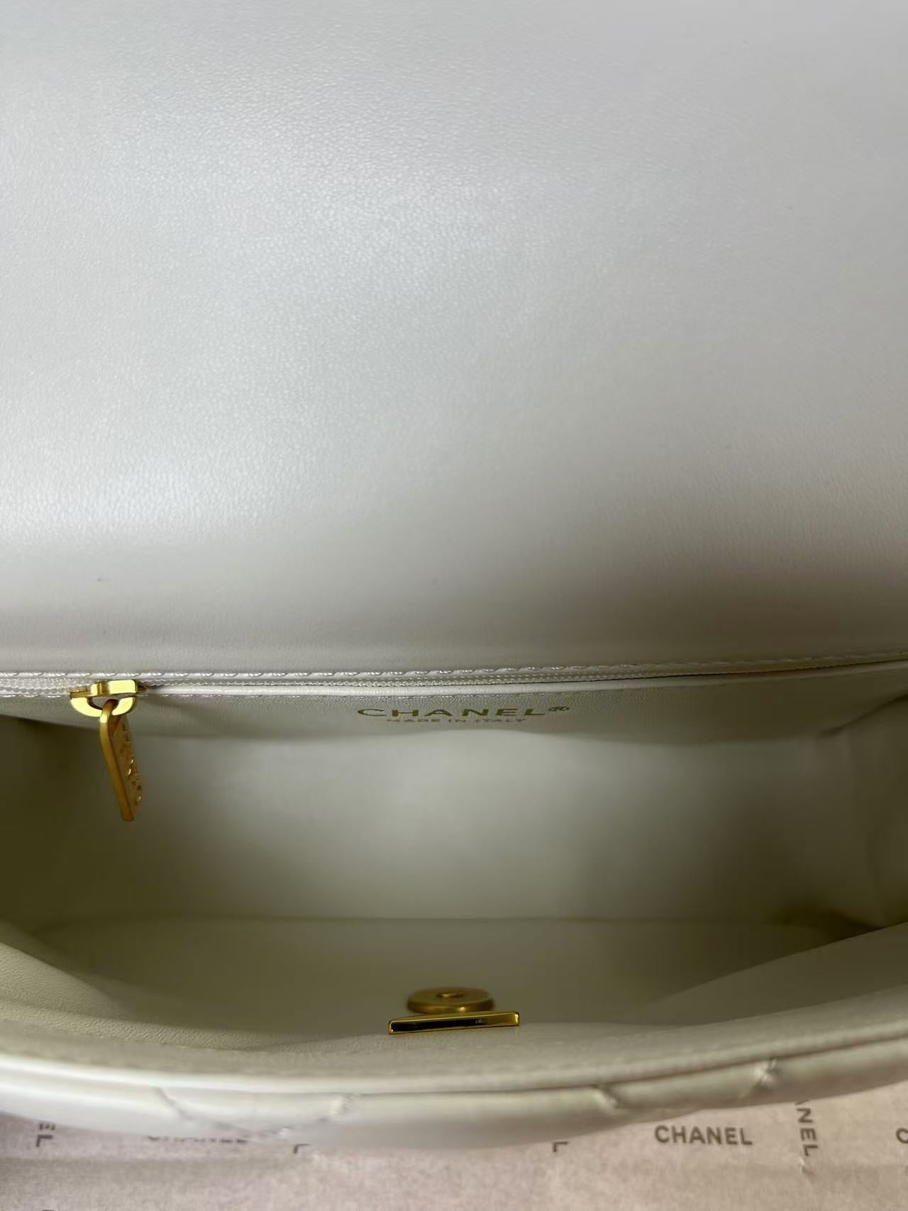 25C Mini Flap 24cm White Lambskin Gold Heart Hardware mysite