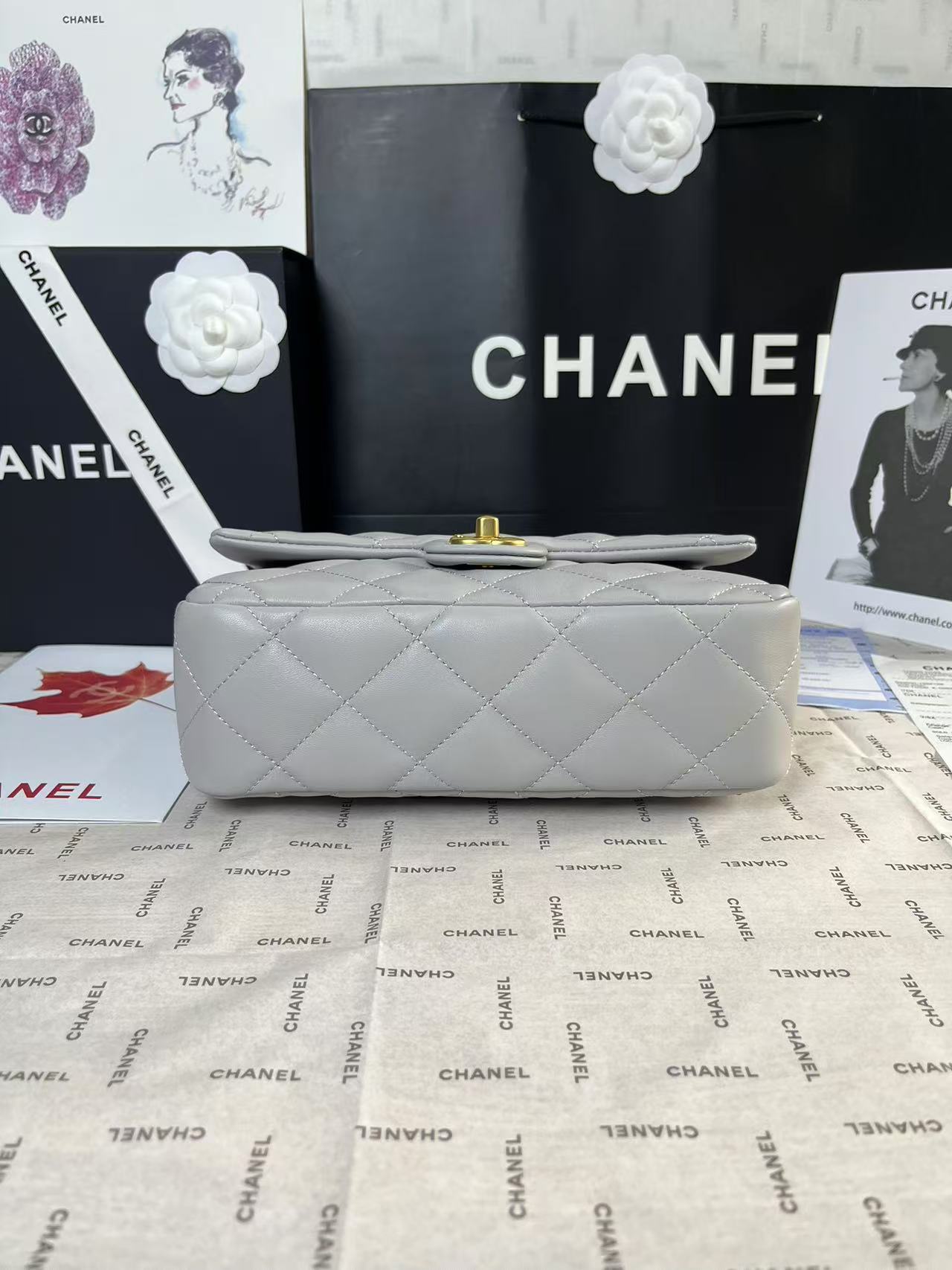 25C Mini Flap 24cm Grey Lambskin Gold Heart Hardware mysite