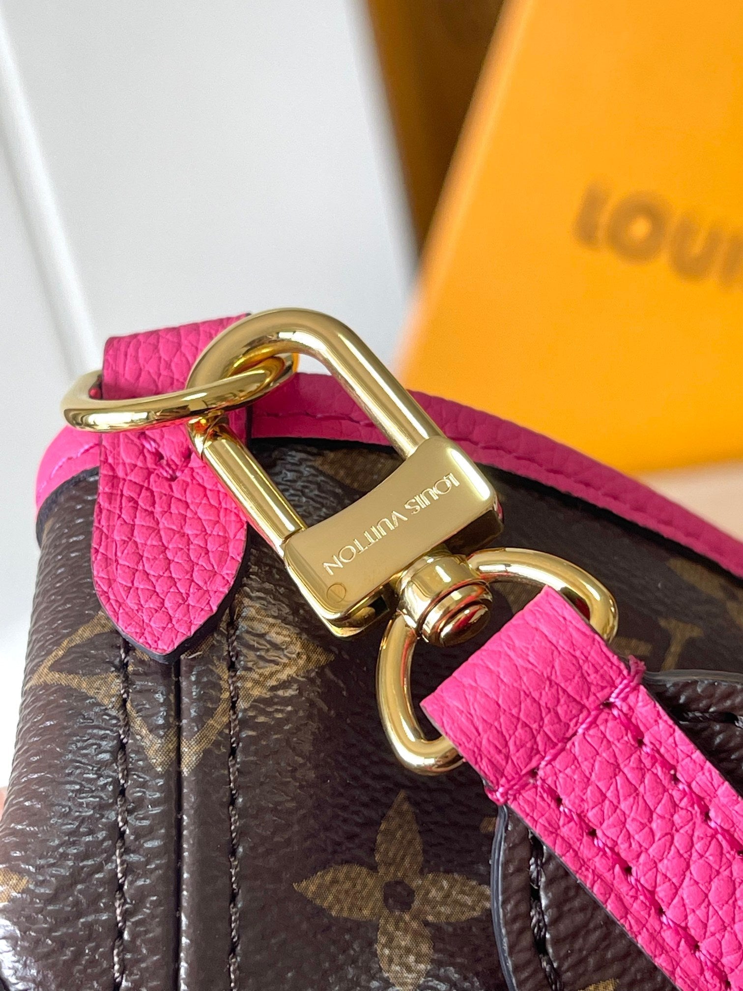 Reversible Neverfull MM 31 Inside Out Dark Pink Handle mysite