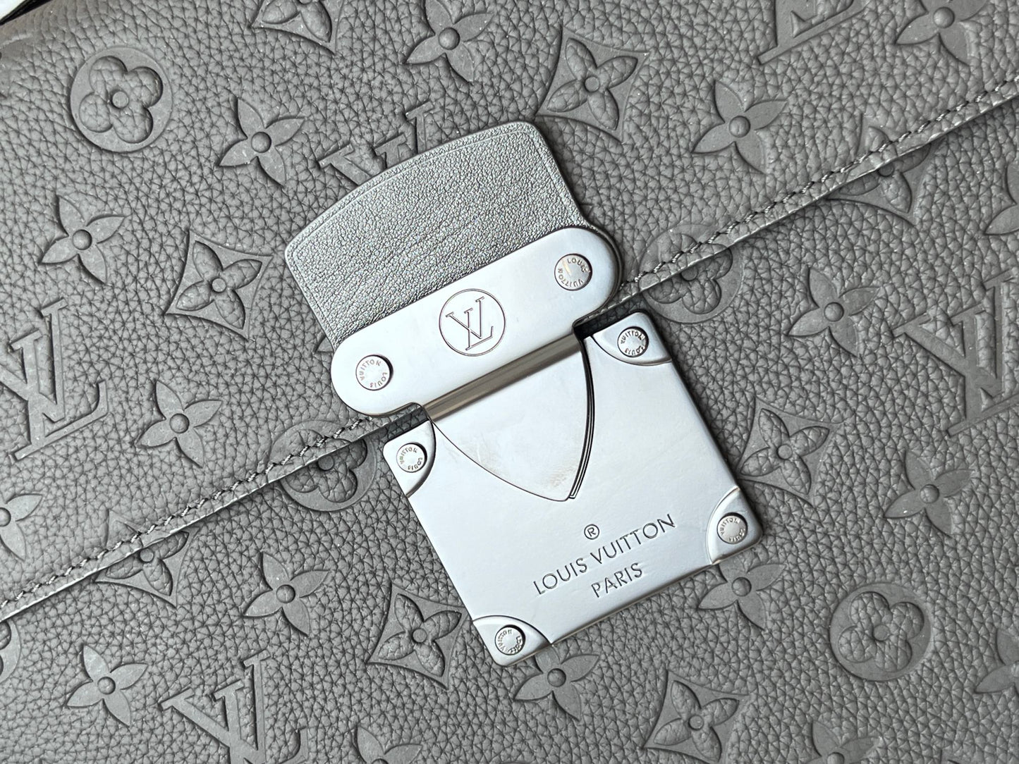 LV S-Lock Briefcase 39cm Black Taurillon Monogram leather mysite