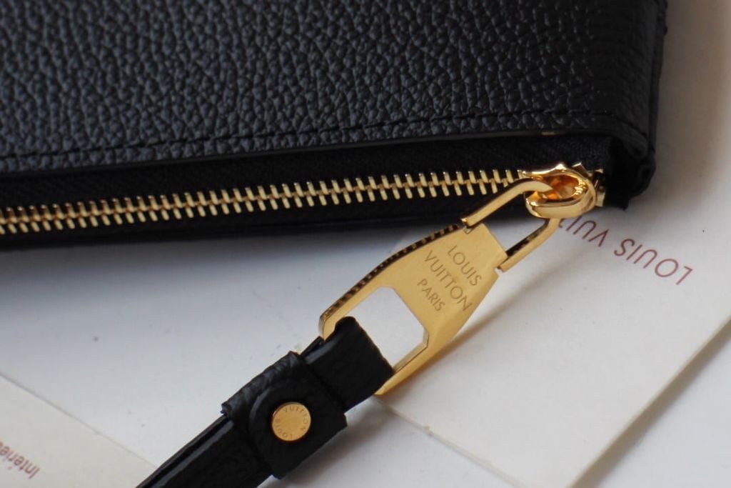 LV M62048 Daily Pouch Black Monogram Empreinte Cowhide mysite