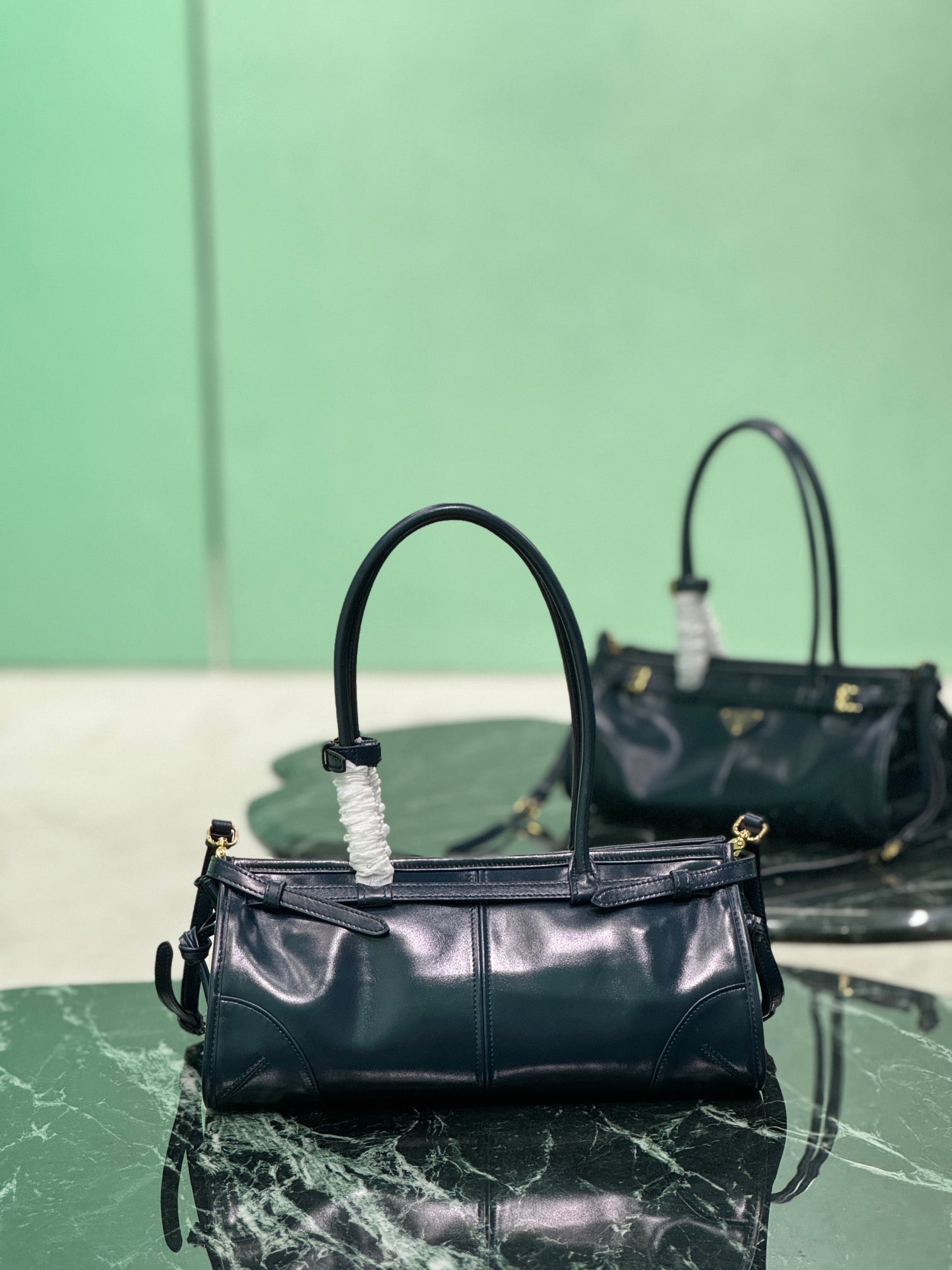 HANDBAG 32 IN BLACK SOFT SMOOTH LAMBSKIN mysite