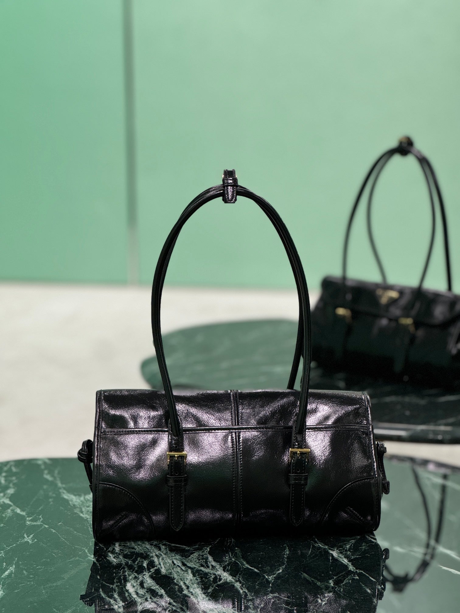 HANDBAG 31 IN BLACK OIL WAX LAMBSKIN mysite