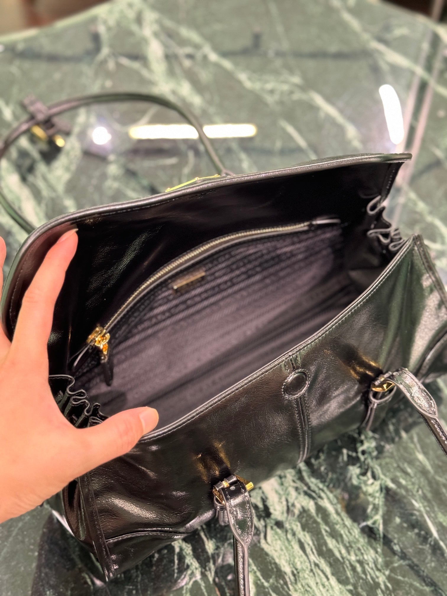 HANDBAG 31 IN BLACK OIL WAX LAMBSKIN mysite