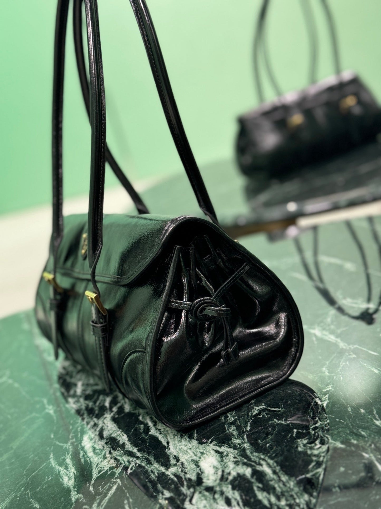 HANDBAG 31 IN BLACK OIL WAX LAMBSKIN mysite