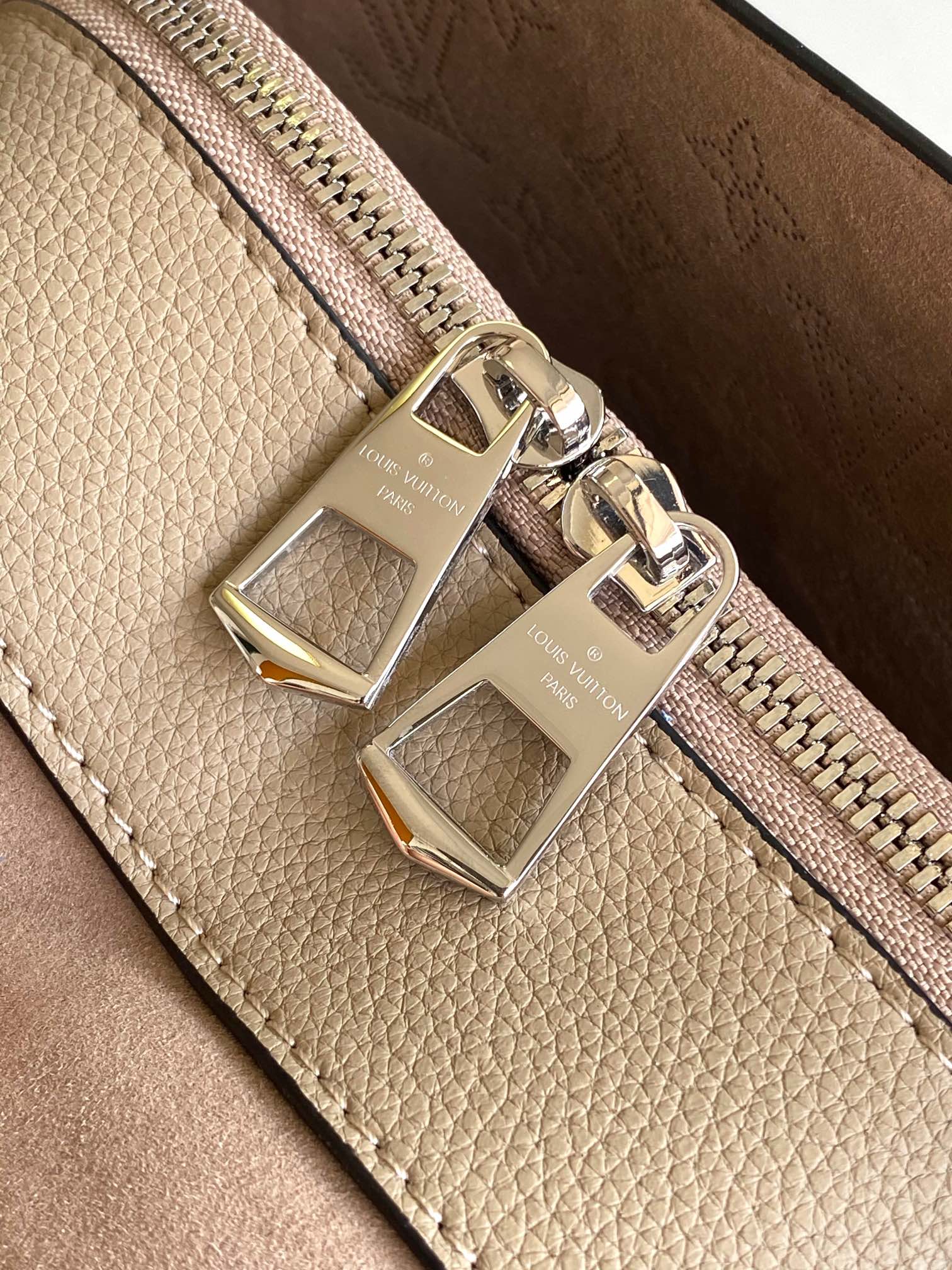 LV M12140 Flore Handbag 28cm Galet Gray Monogram Perforated Cowhide mysite