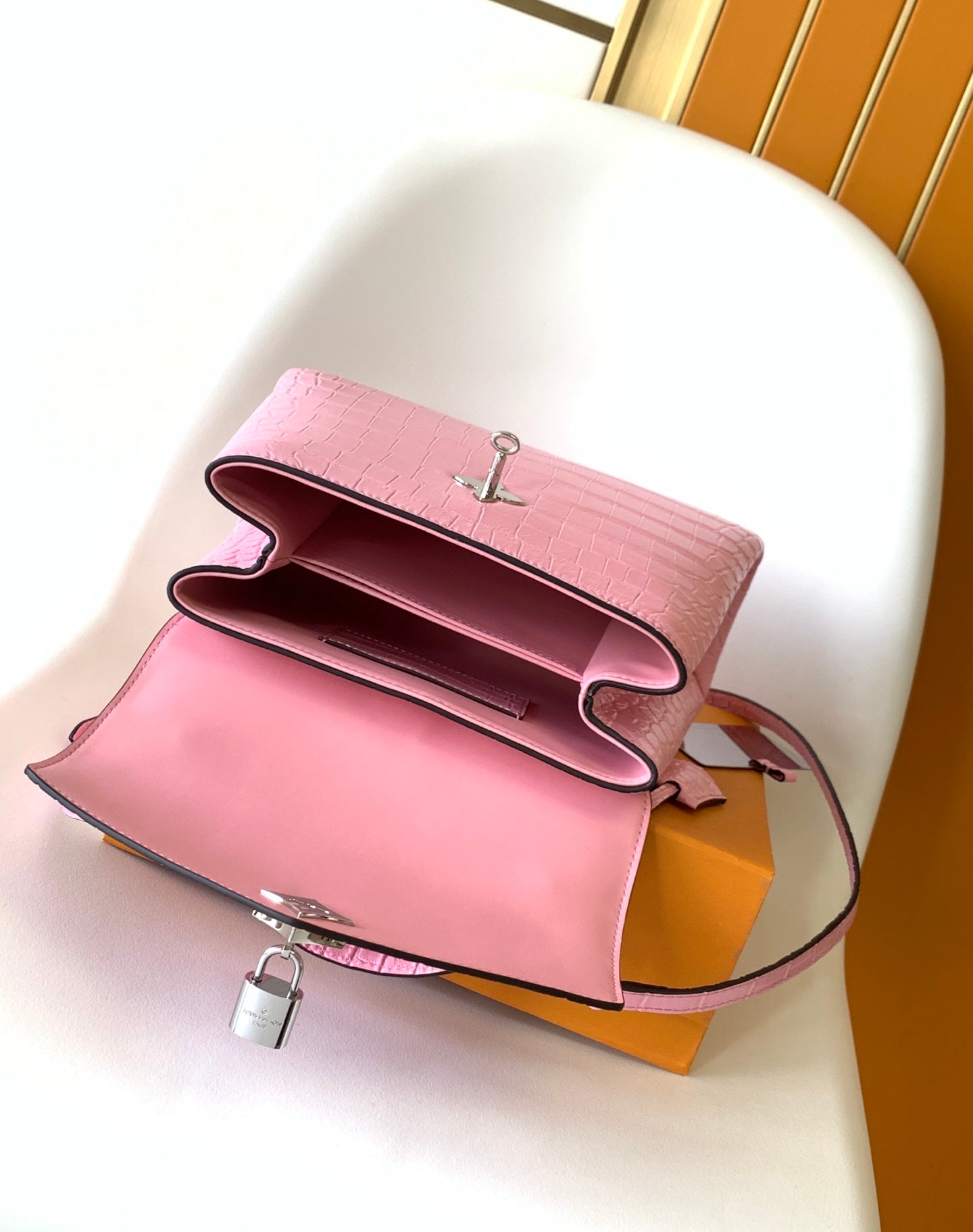 LV 25s Rose Des Vents Handbag 27cm Pink Crocodile Metal HW mysite