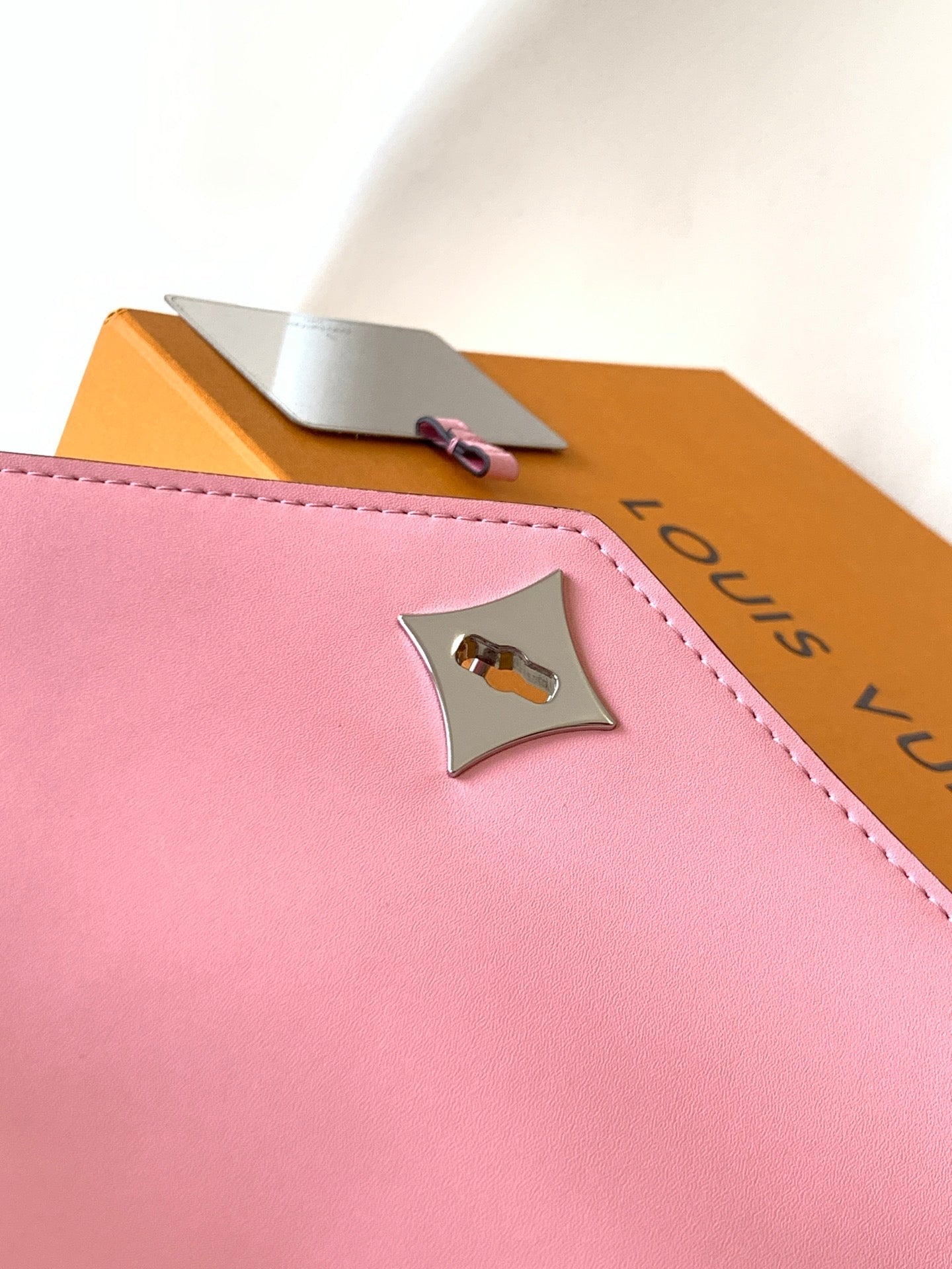 LV 25s Rose Des Vents Handbag 27cm Pink Crocodile Metal HW mysite