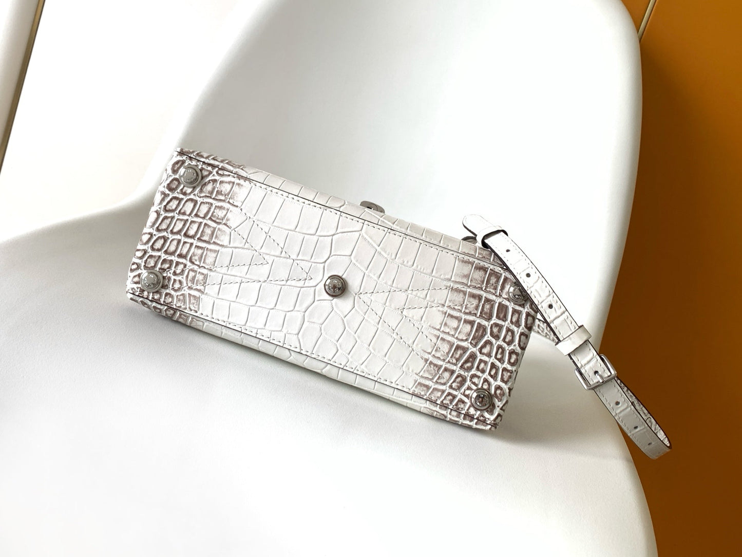 LV 25s Rose Des Vents Handbag 27cm White Crocodile Himalaya Metal HW mysite