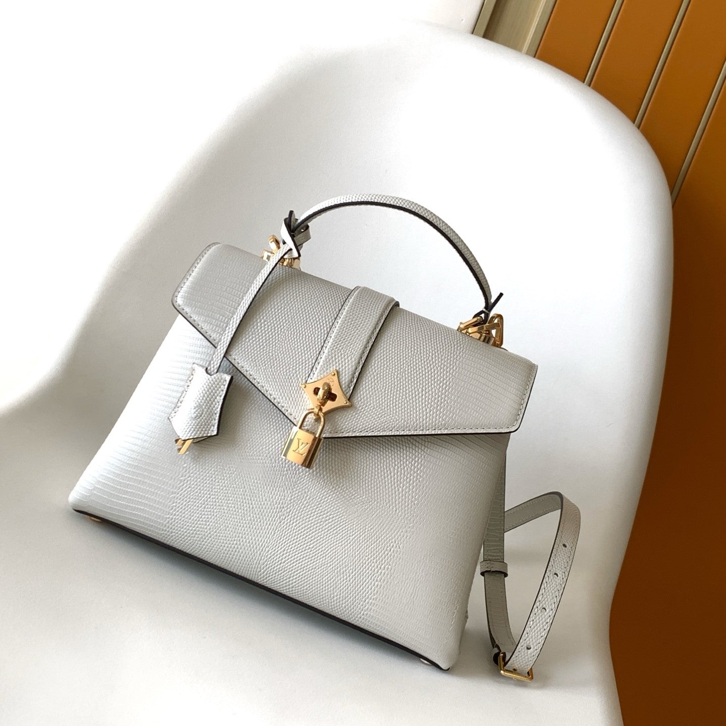 LV 25s Rose Des Vents Handbag 27cm White Lizard GHW mysite