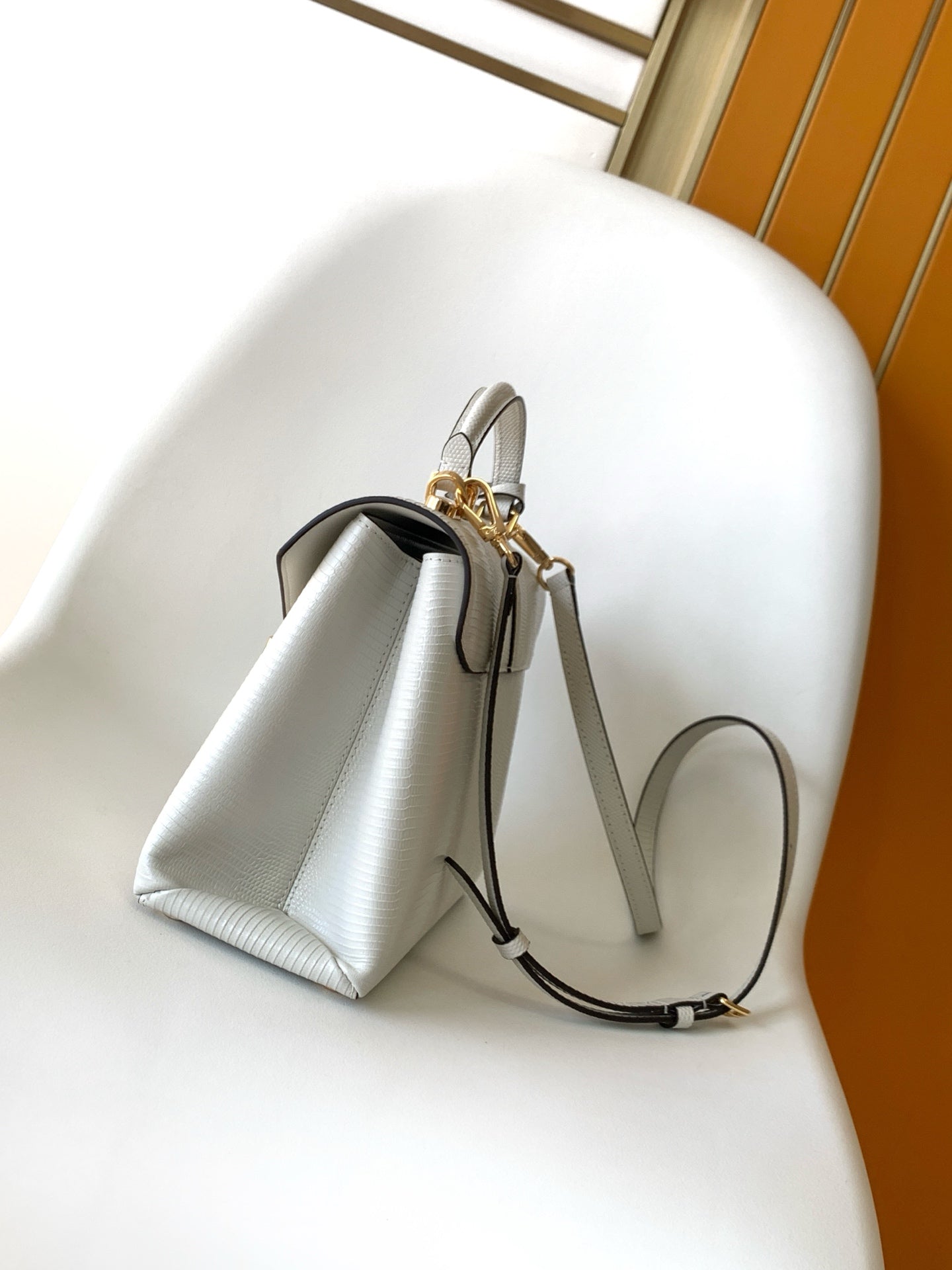 LV 25s Rose Des Vents Handbag 27cm White Lizard GHW mysite