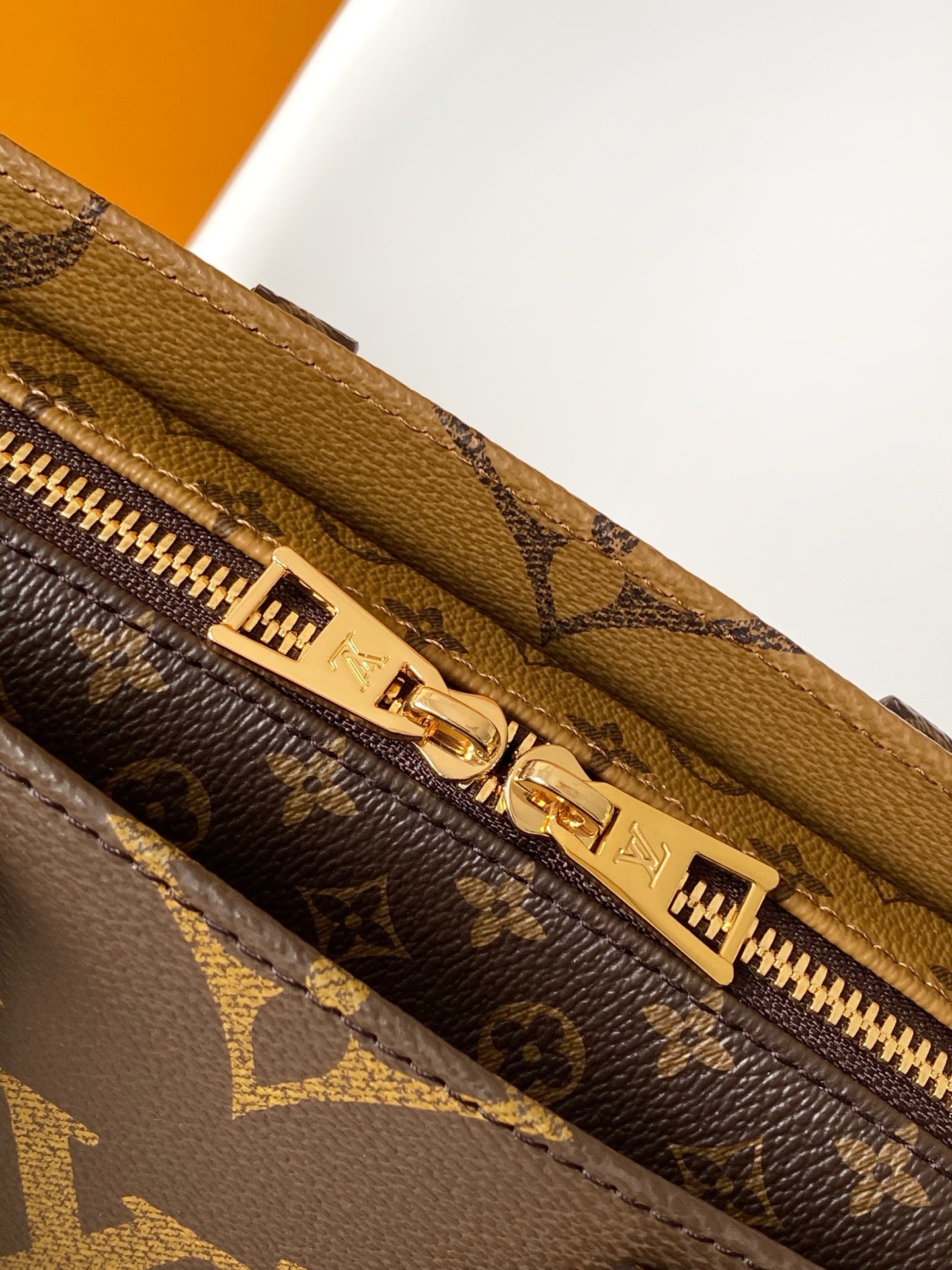 LV M14236 OnTheGo East West Chain 25cm Brown Monogram Giant & Canvas mysite