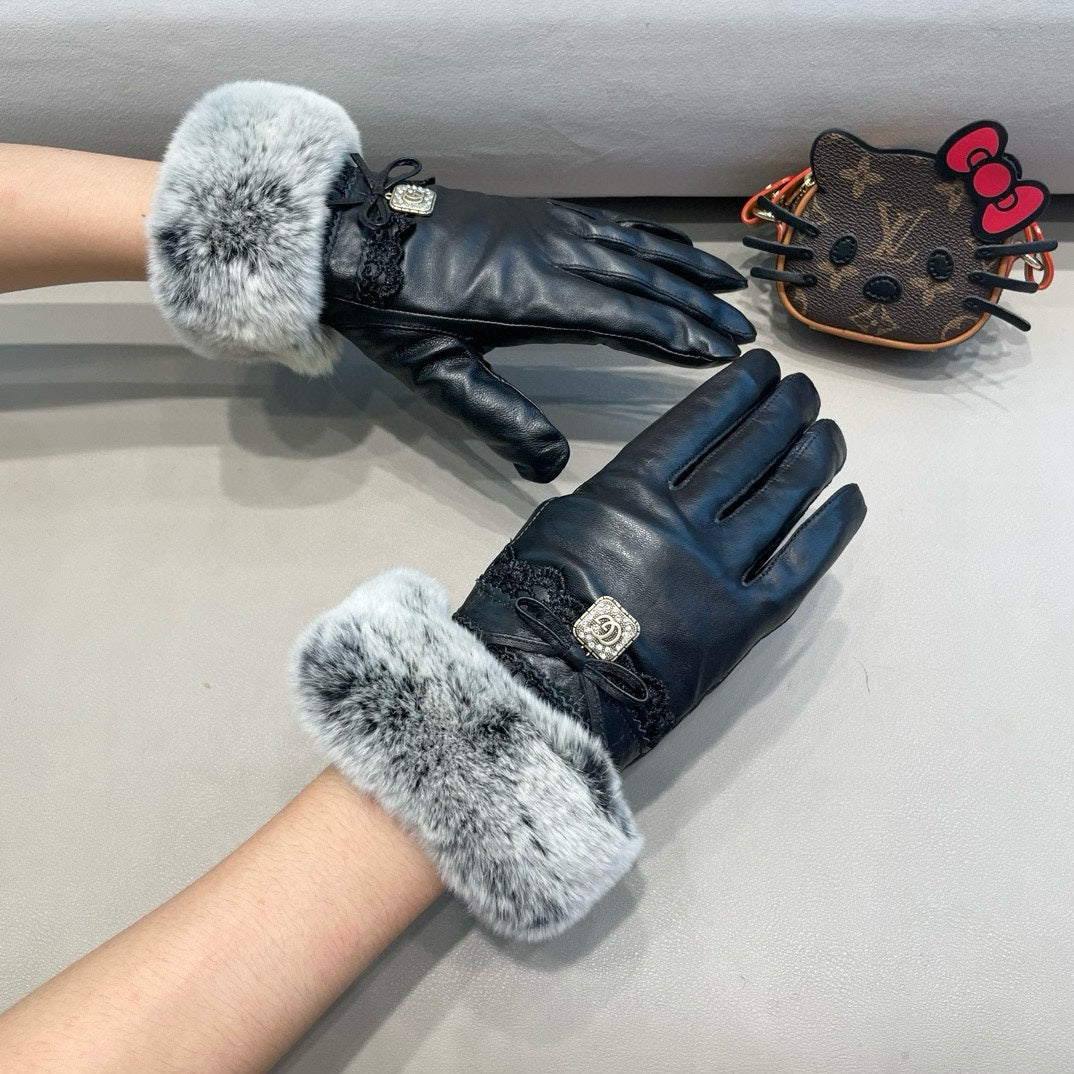 TOUCHSCREEN GLOVES IN BLACK LAMBSKIN AND MINK FUR 460071 mysite