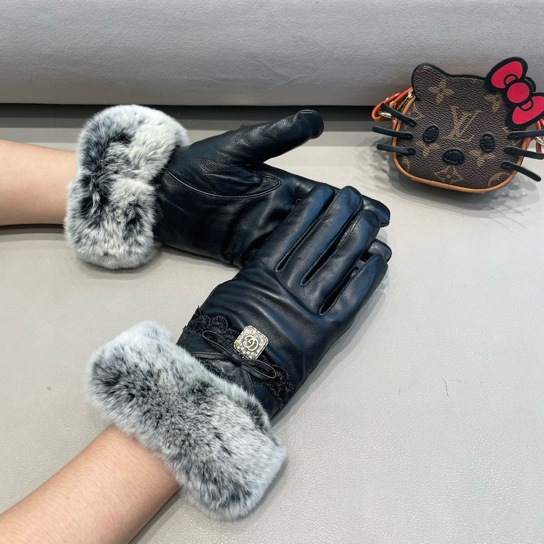 TOUCHSCREEN GLOVES IN BLACK LAMBSKIN AND MINK FUR 460071 mysite