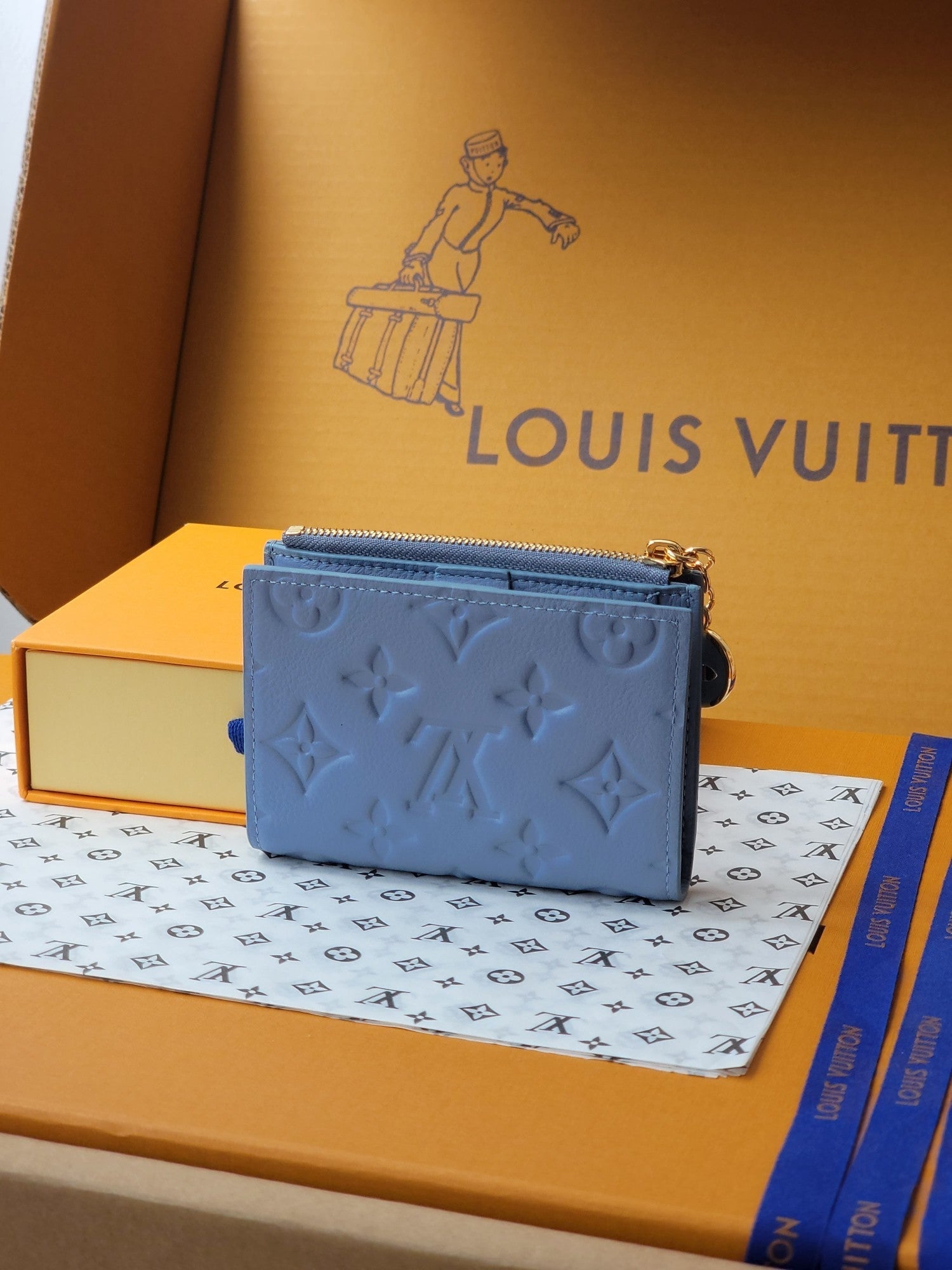 LV M14654  Lisa Wallet Blue Monogram Embossed cowhide GHW mysite