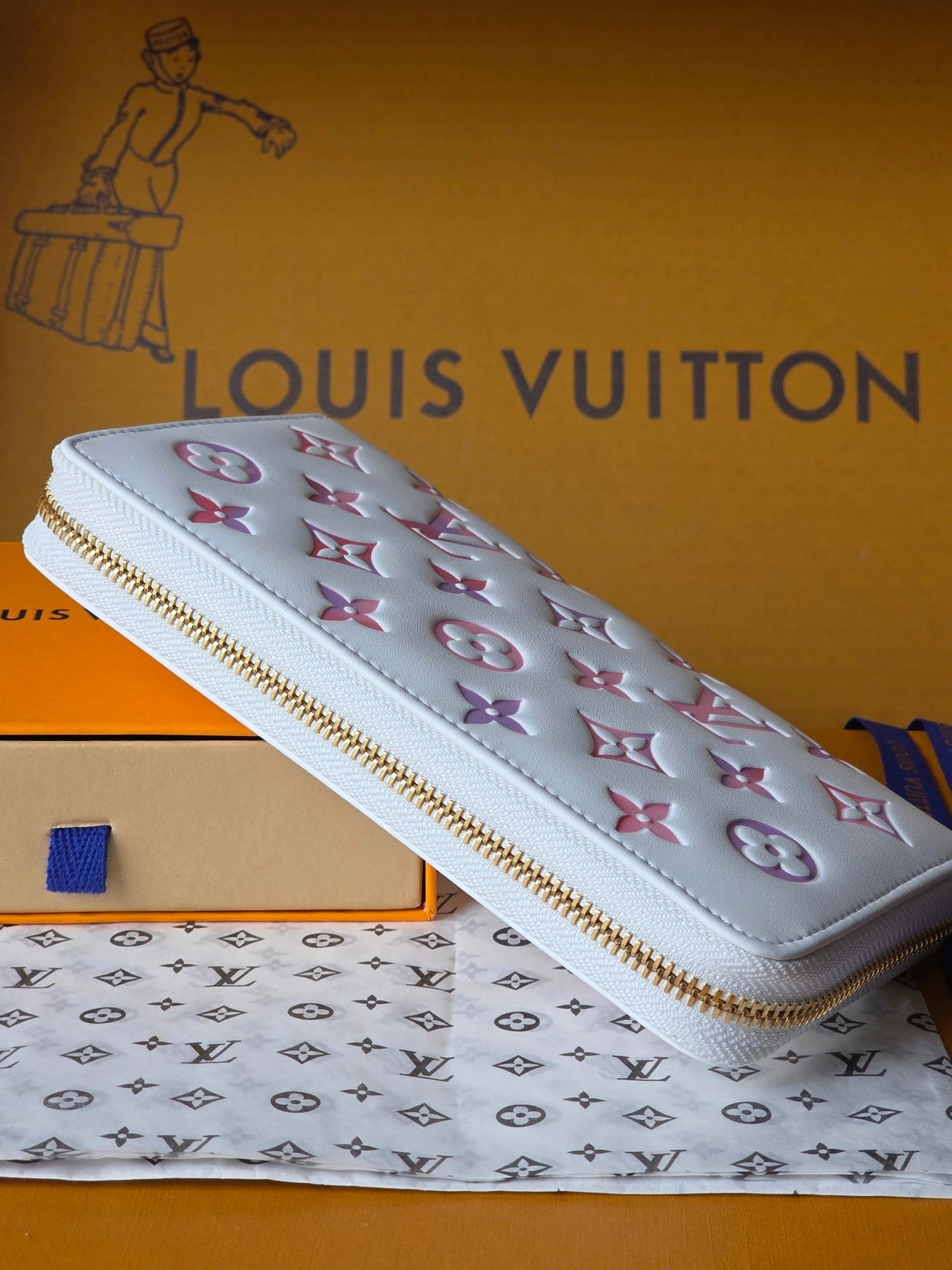 LV M15091 Zippy Wallet 19.5cm Dream Beige Monogram Embossed Lambskin- Light GHW mysite