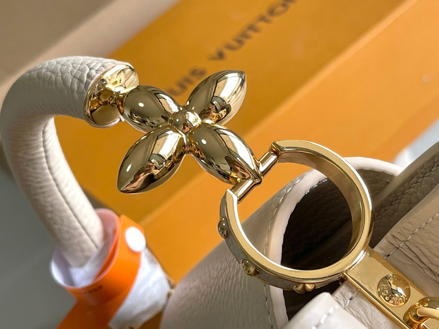 CAPUCINES MINI 21 BEIGE TAURILLON GOLD HARDWARE mysite