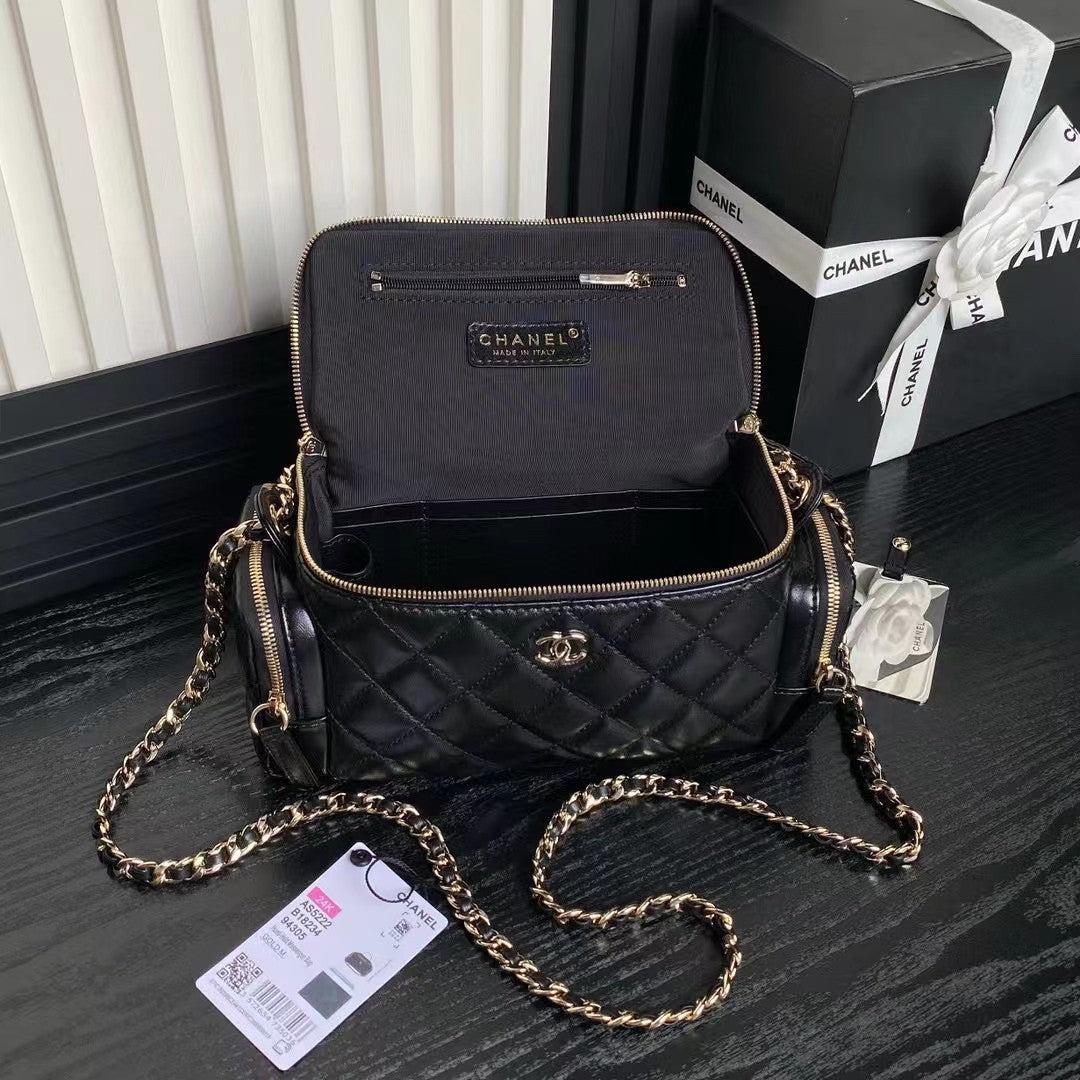 MEDIUM CAMERA BAG 23 IN BLACK LAMBSKIN GOLD HARDWARE mysite