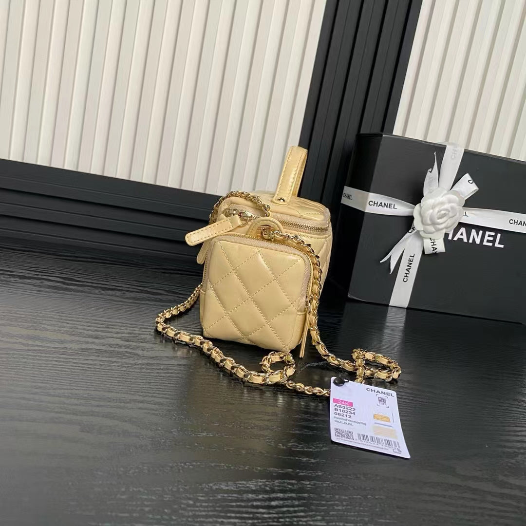 MEDIUM CAMERA BAG 23 IN BEIGE YELLOW LAMBSKIN GOLD HARDWARE mysite