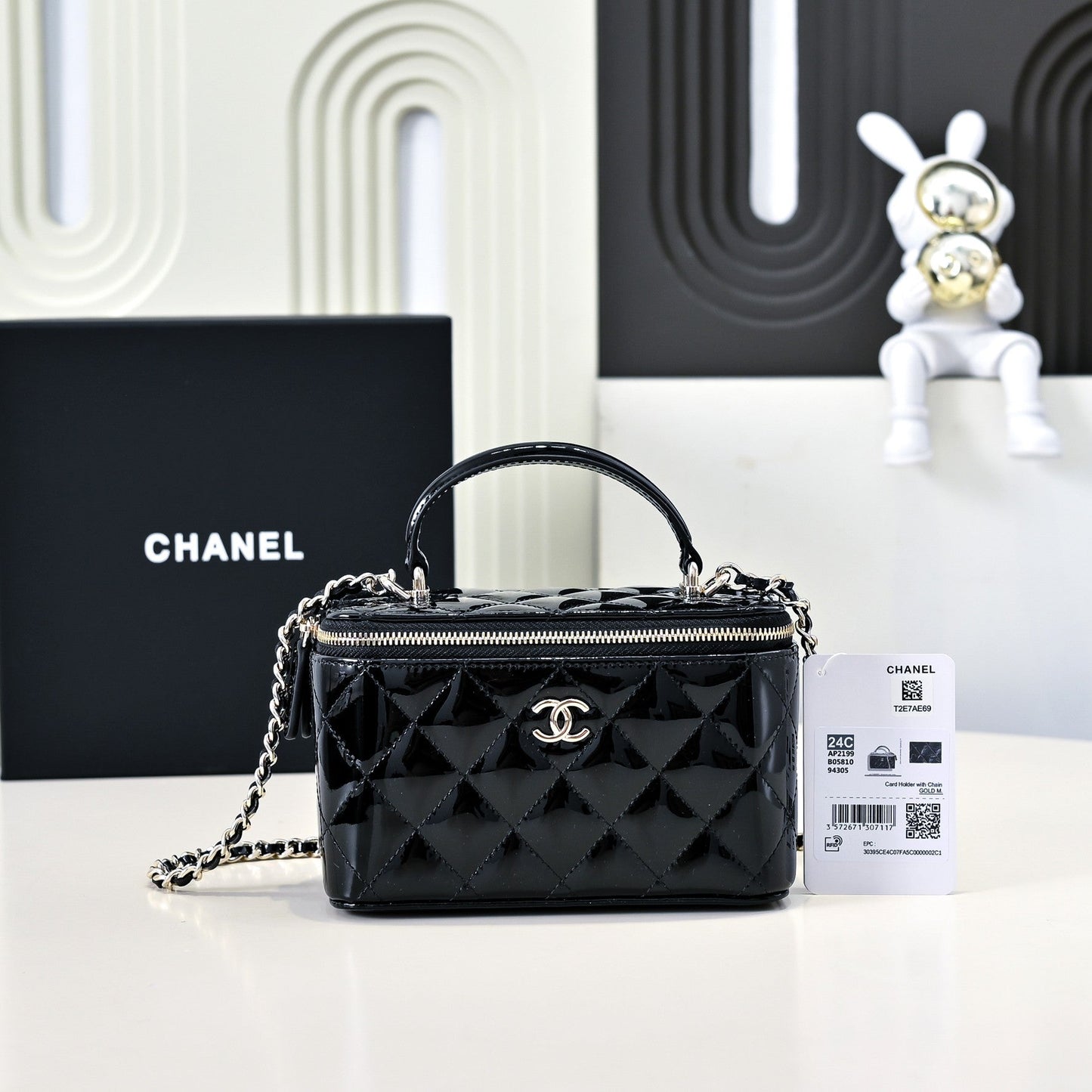 CC 24P Vanity Top Handle 16.5cm Black Patent Calfskin Light Gold Hardware mysite