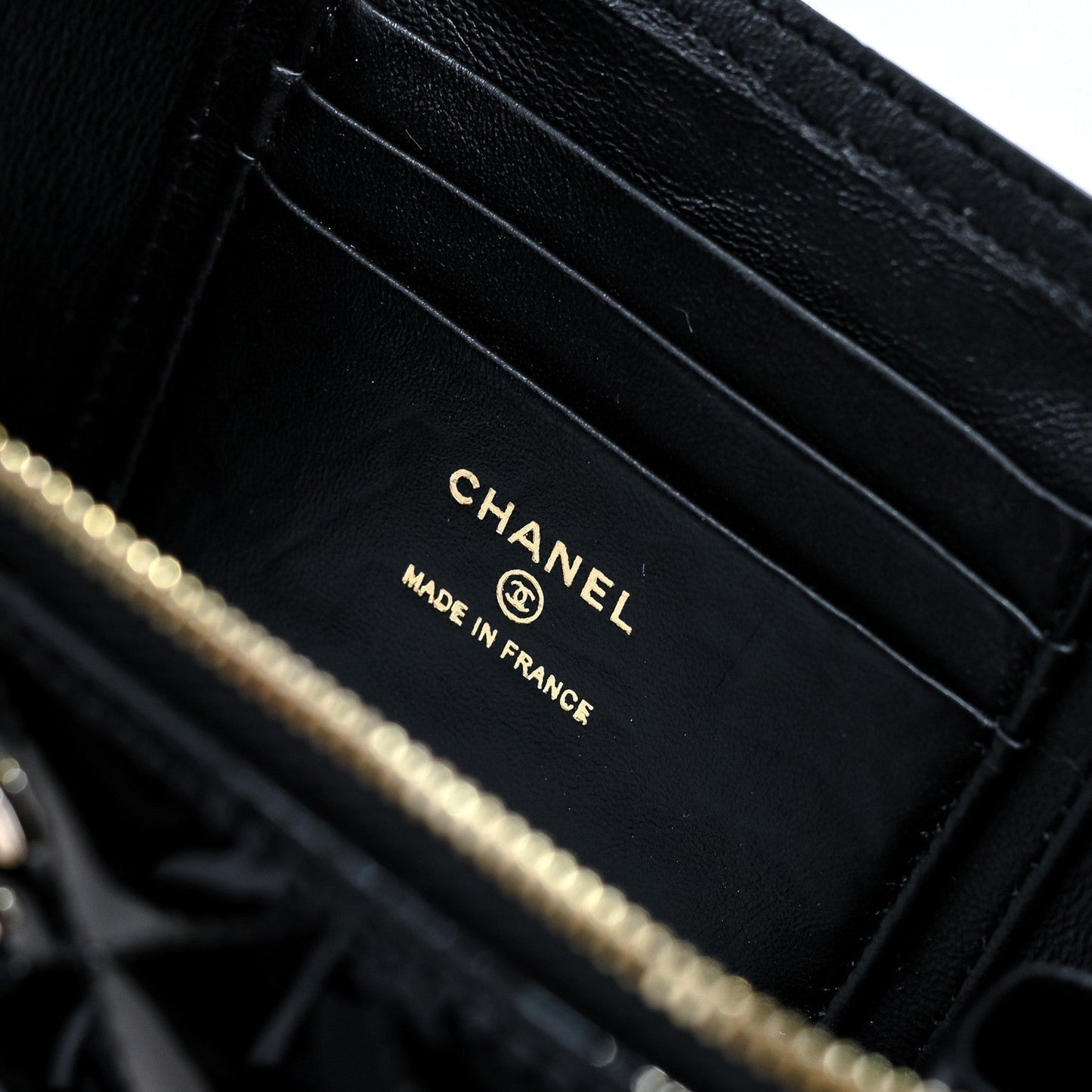 CC 24P Vanity Top Handle 16.5cm Black Patent Calfskin Light Gold Hardware mysite