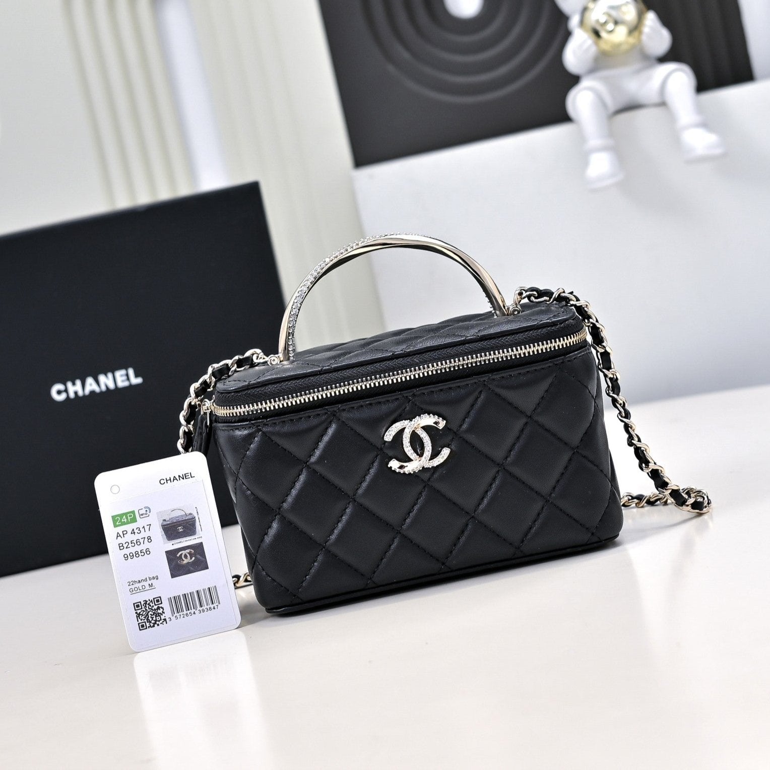 CC 24K Vanity Top Handle 17cm Black Lambskin Silver Hardware mysite