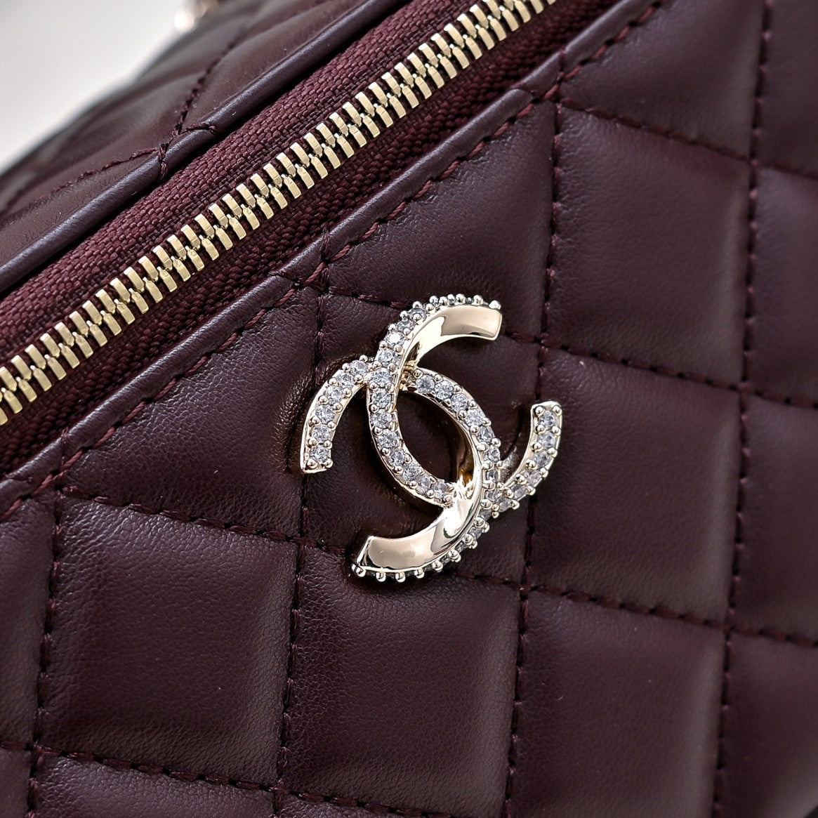 CC 24K Vanity Top Handle 17cm Burgundy Lambskin Silver Hardware mysite