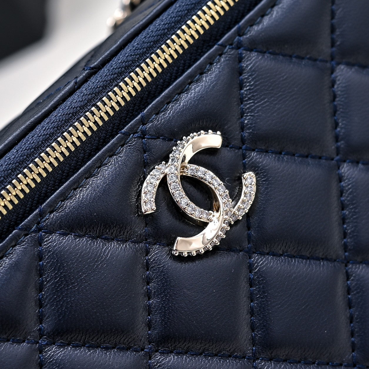 CC 24K Vanity Top Handle 17cm Blue Lambskin Silver Hardware mysite