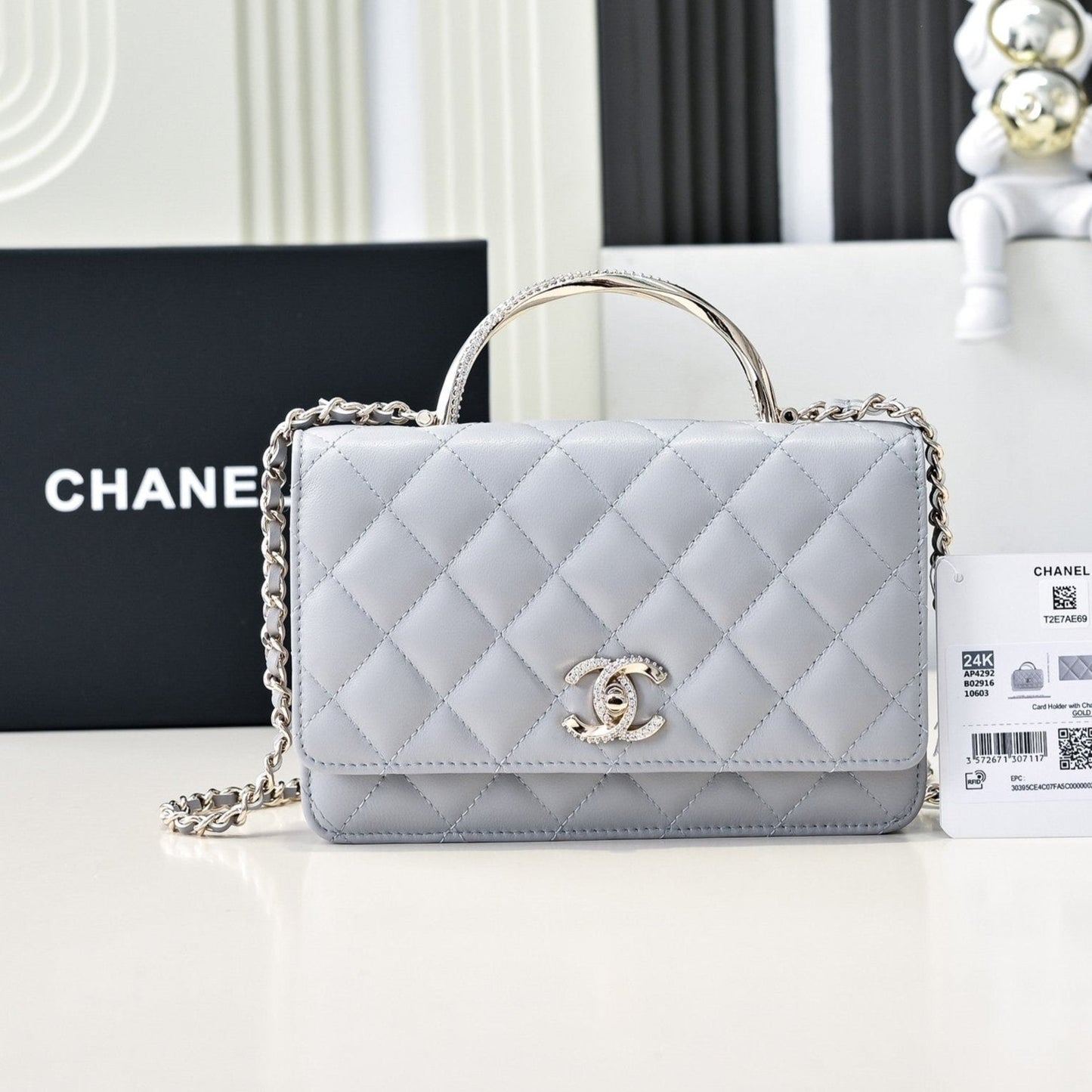 CC 24K Woc Top Handle 19cm Light Grey Lambskin Light Gold Hardware mysite