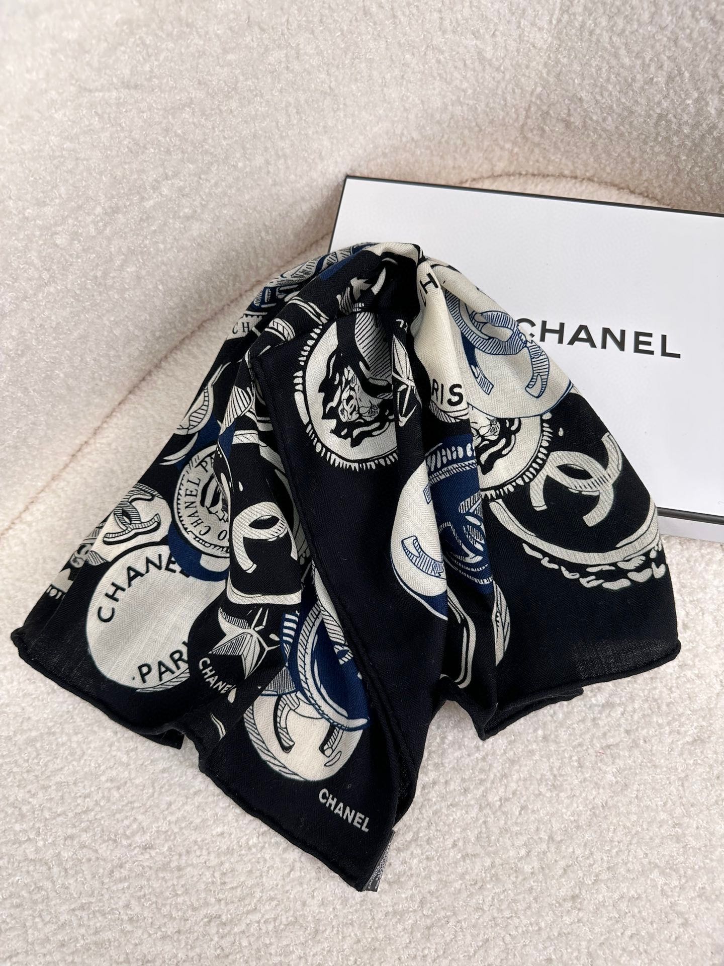 SQUARE SCARF 70 CM IN BLACK MIX WHITE CASHMERE AND SILK 399802 mysite