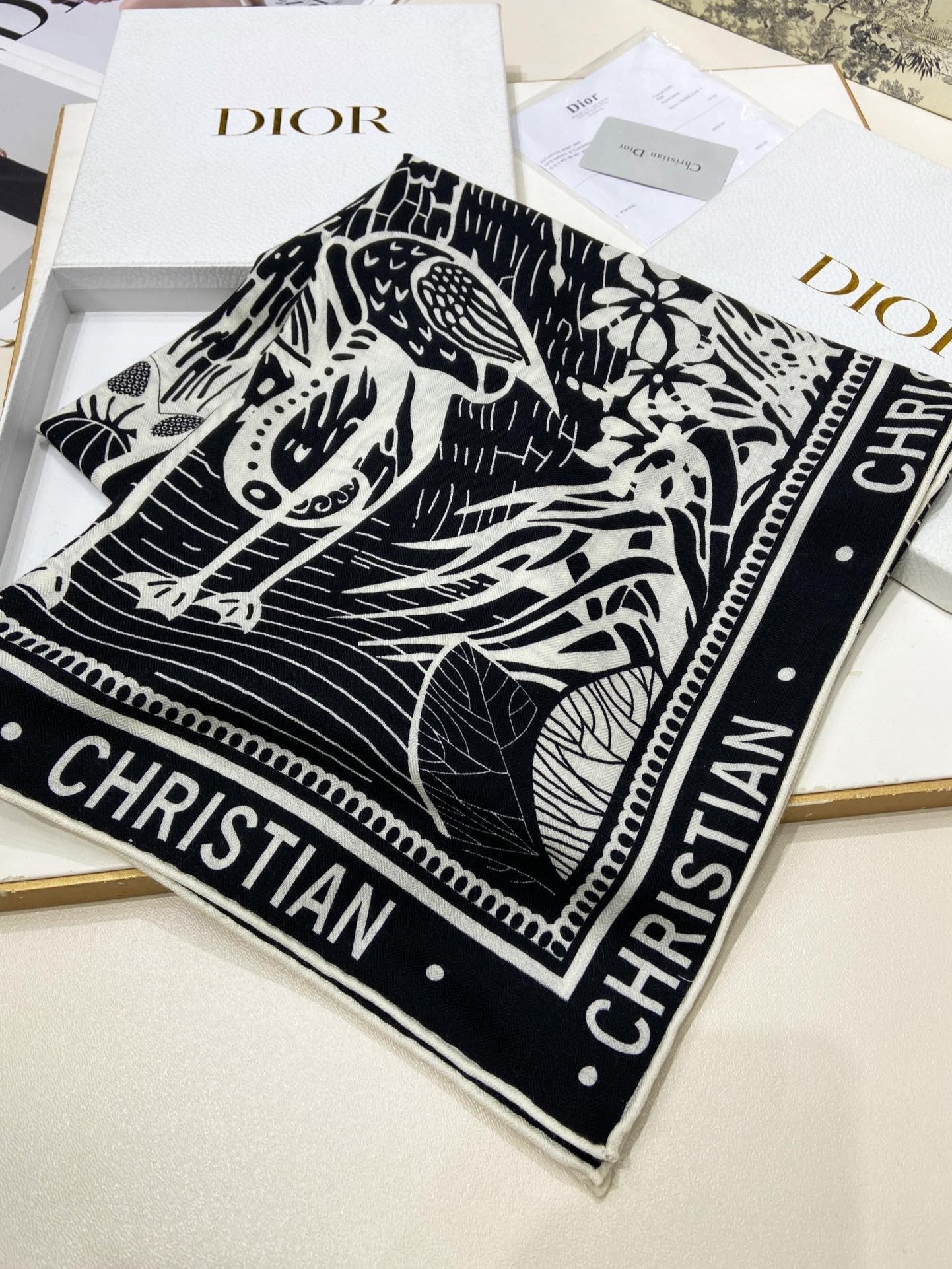 SQUARE SCARF 140 CM IN BLACK MIX WHITE MONOGRAM WOOL AND SILK 415109 mysite