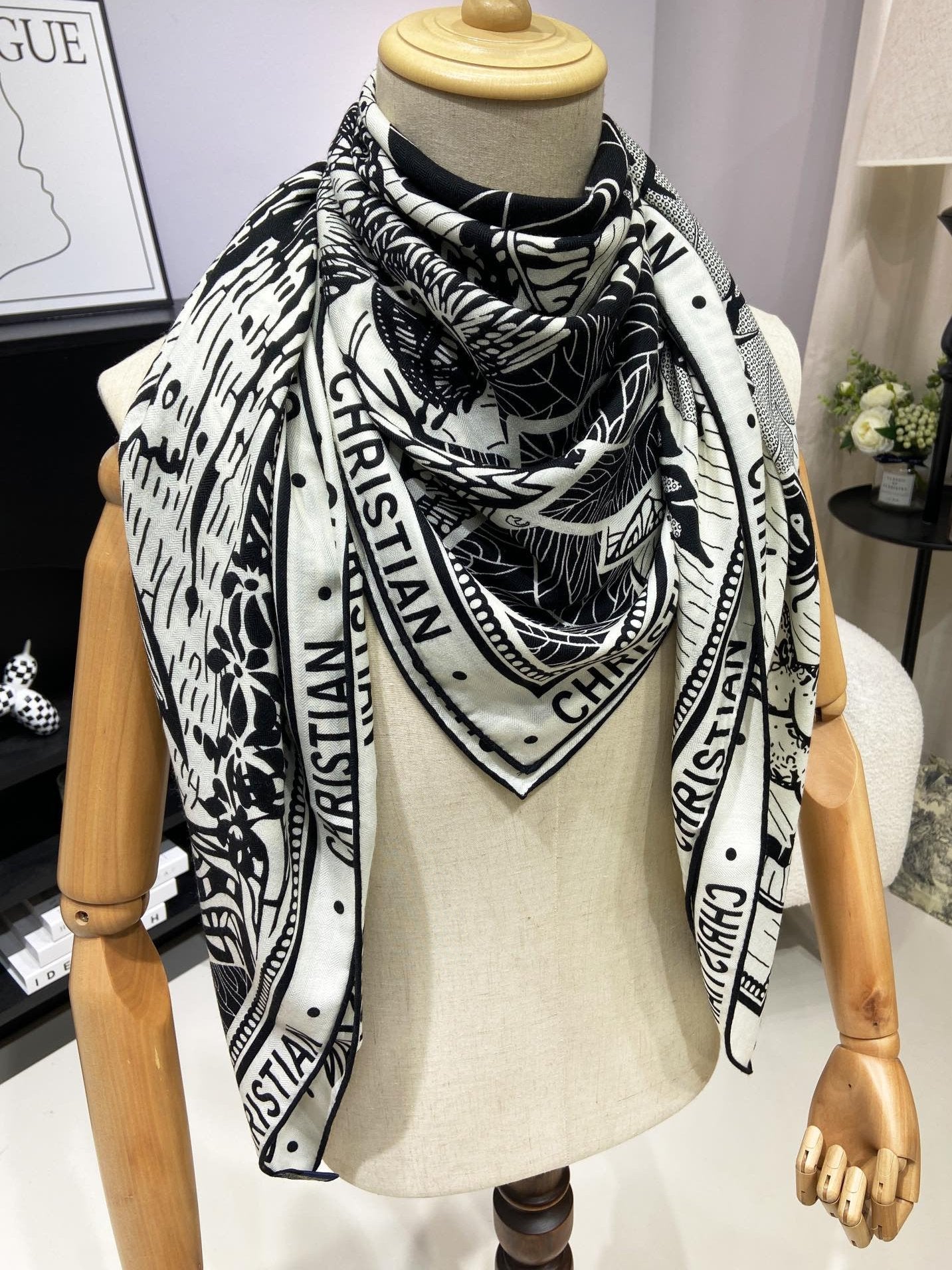 SQUARE SCARF 140 CM IN BLACK MIX WHITE MONOGRAM WOOL AND SILK 415111 mysite