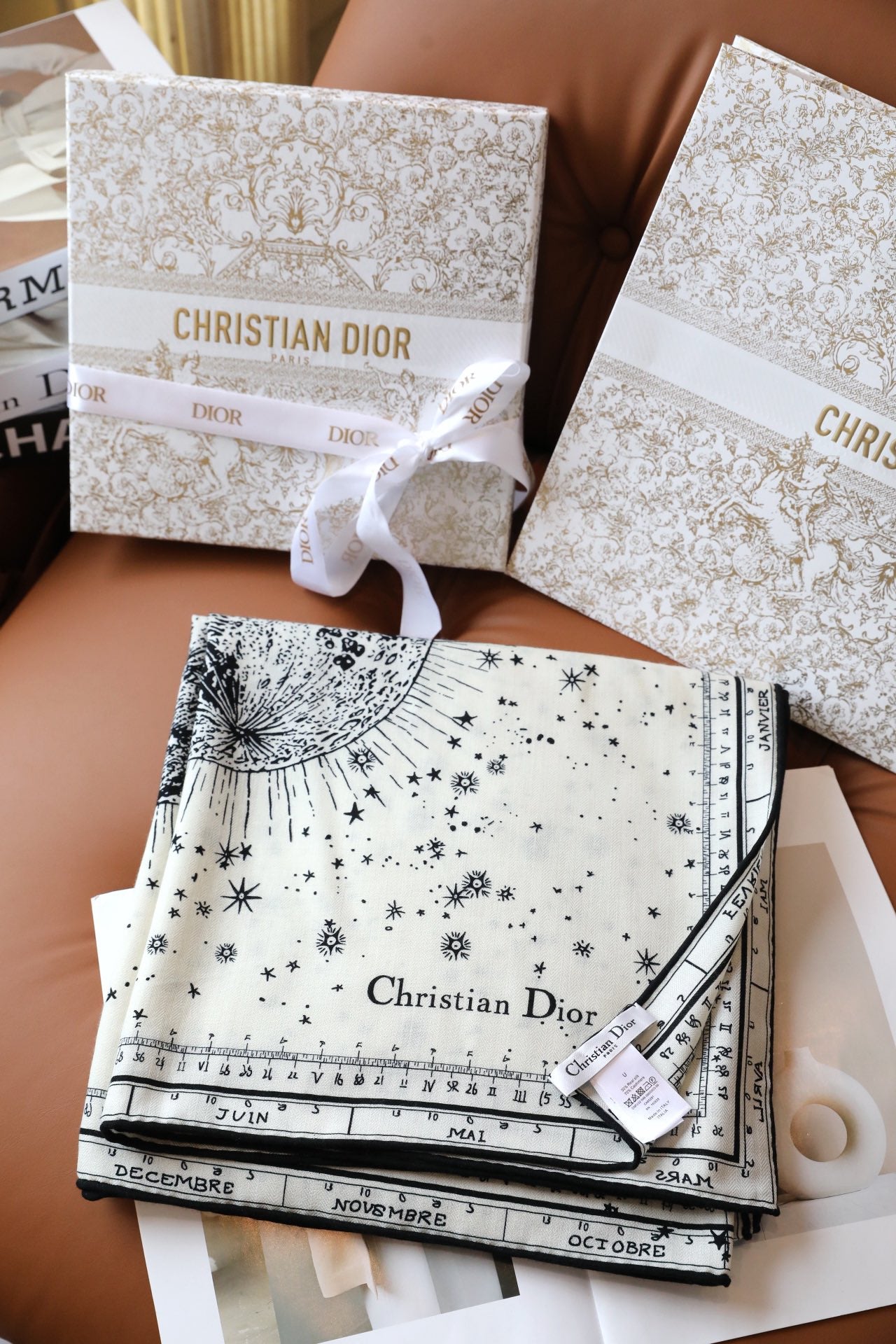 SQUARE SCARF 140 CM IN WHITE MIX BLACK MONOGRAM SILK 393135 mysite