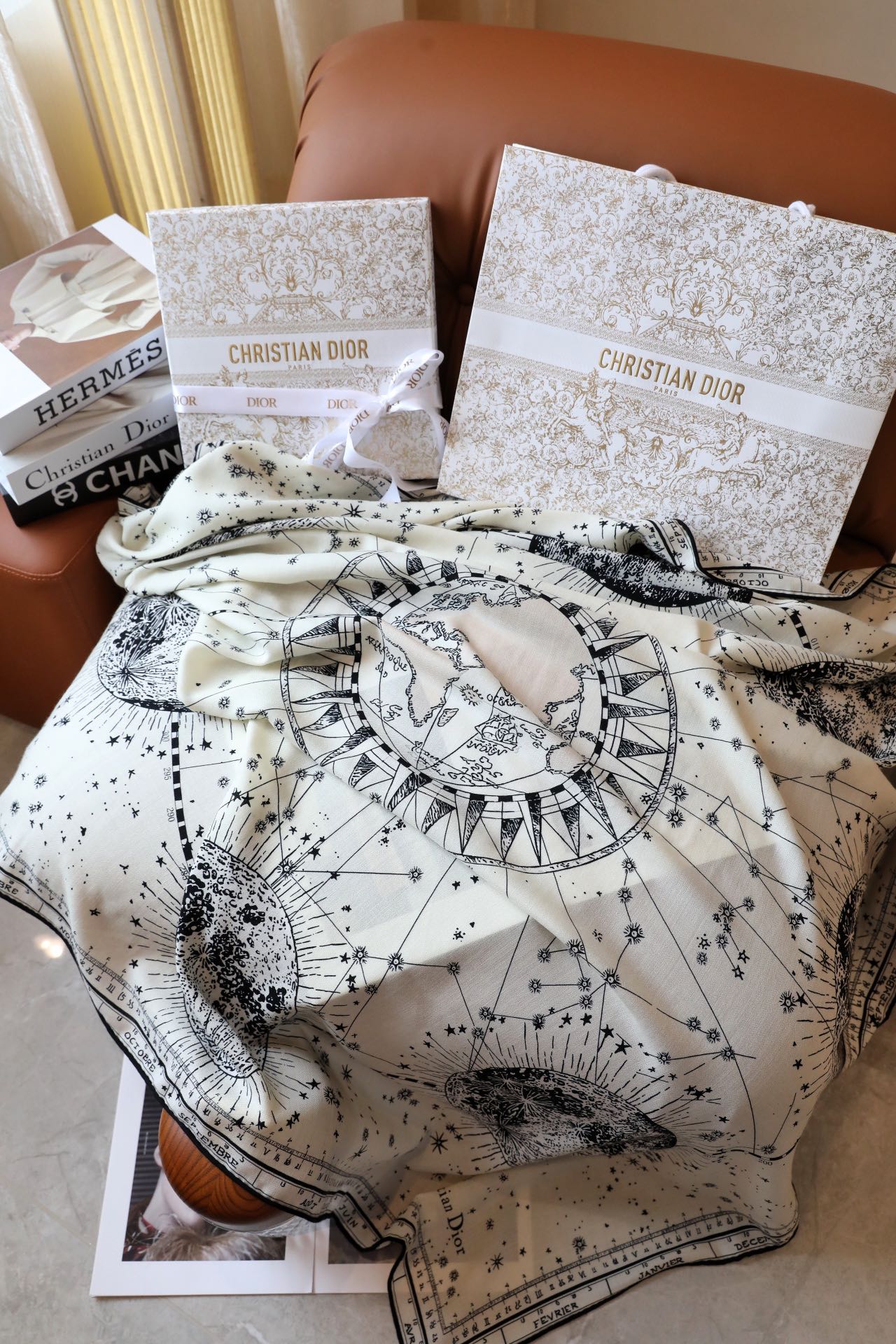 SQUARE SCARF 140 CM IN WHITE MIX BLACK MONOGRAM SILK 393135 mysite