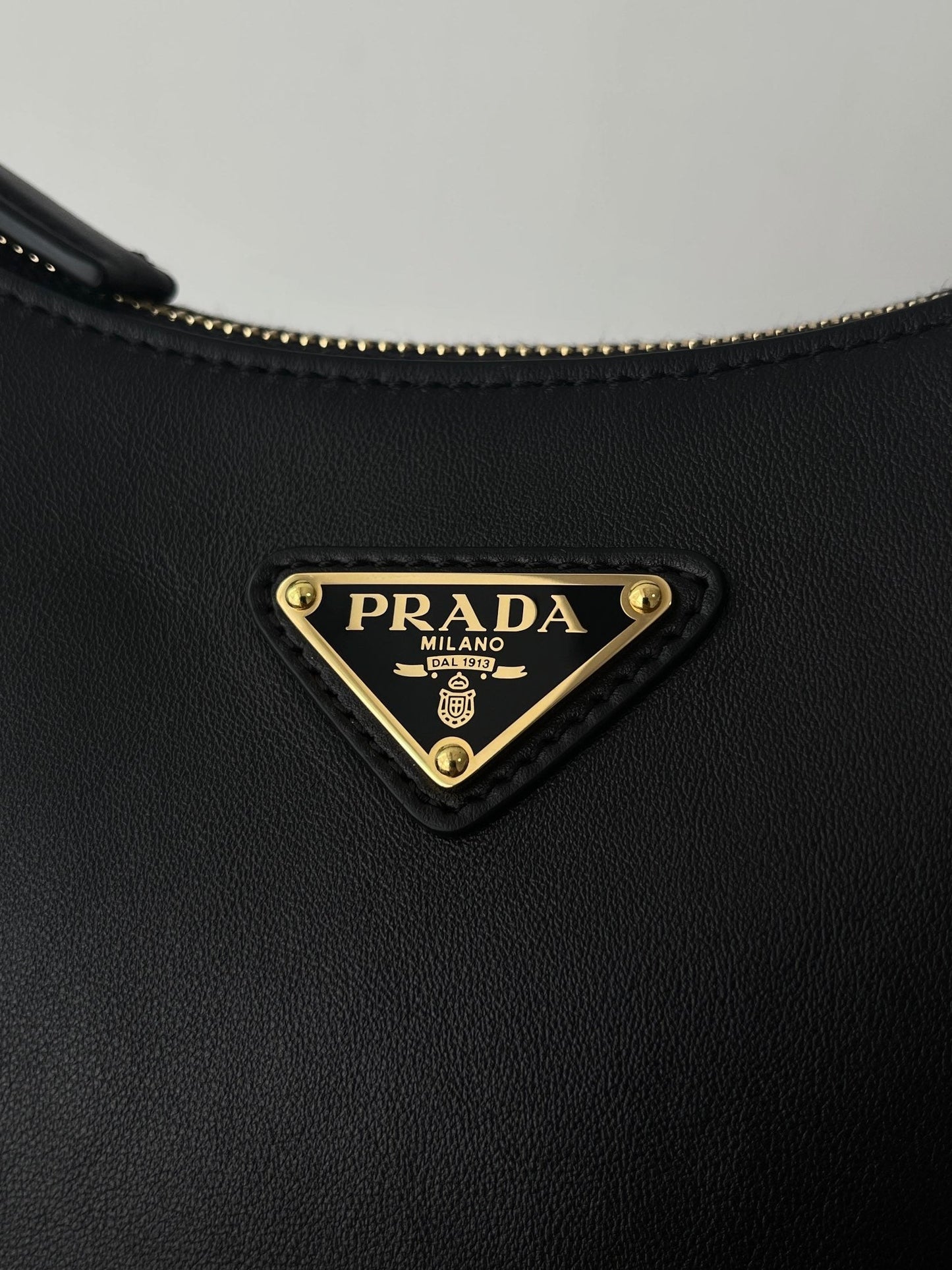PRA ARQUÉ 22 SHOULDER BAG IN BLACK LEATHER mysite