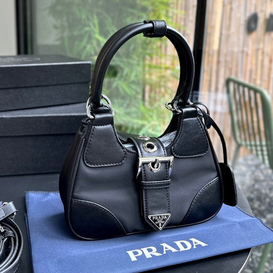 PRA 22 MOON PADDED BAG IN BLACK CALFSKIN WITH STRAP mysite