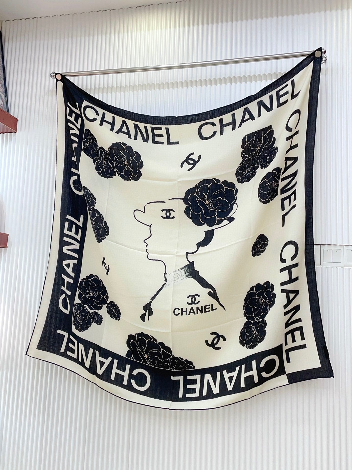SQUARE SCARF 140 CM IN BLACK MIX WHITE CASHMERE AND SILK 389993 mysite