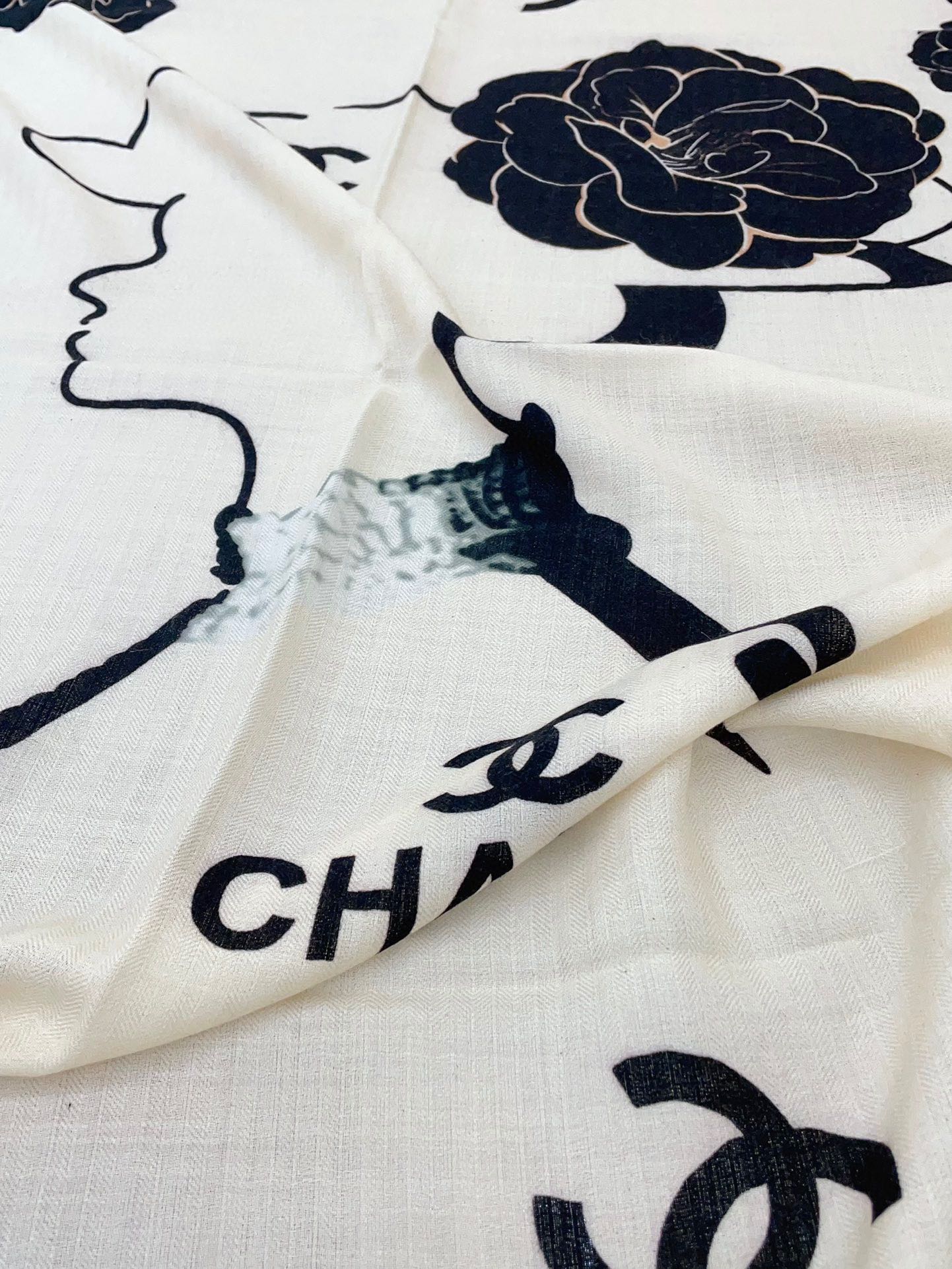 SQUARE SCARF 140 CM IN BLACK MIX WHITE CASHMERE AND SILK 389993 mysite