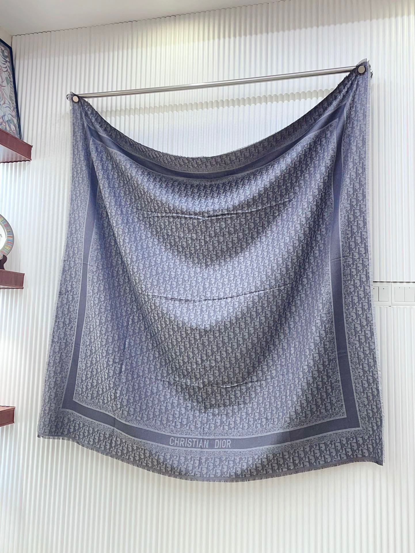SQUARE SCARF 140 CM IN COOL GRAY WOOL AND SILK  408661 mysite