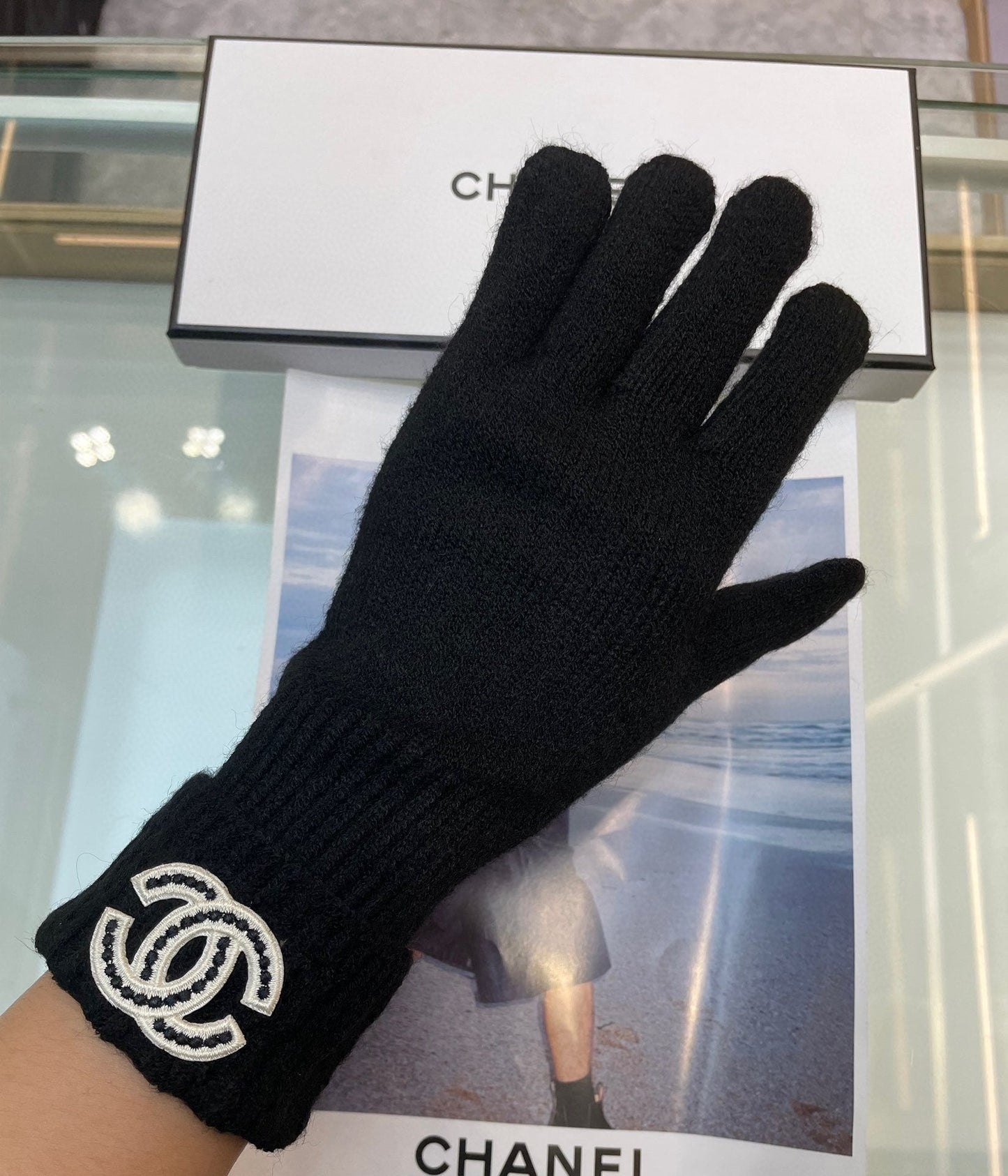 GLOVES IN BLACK CASHMERE WITH WHITE LOGO 405907 mysite