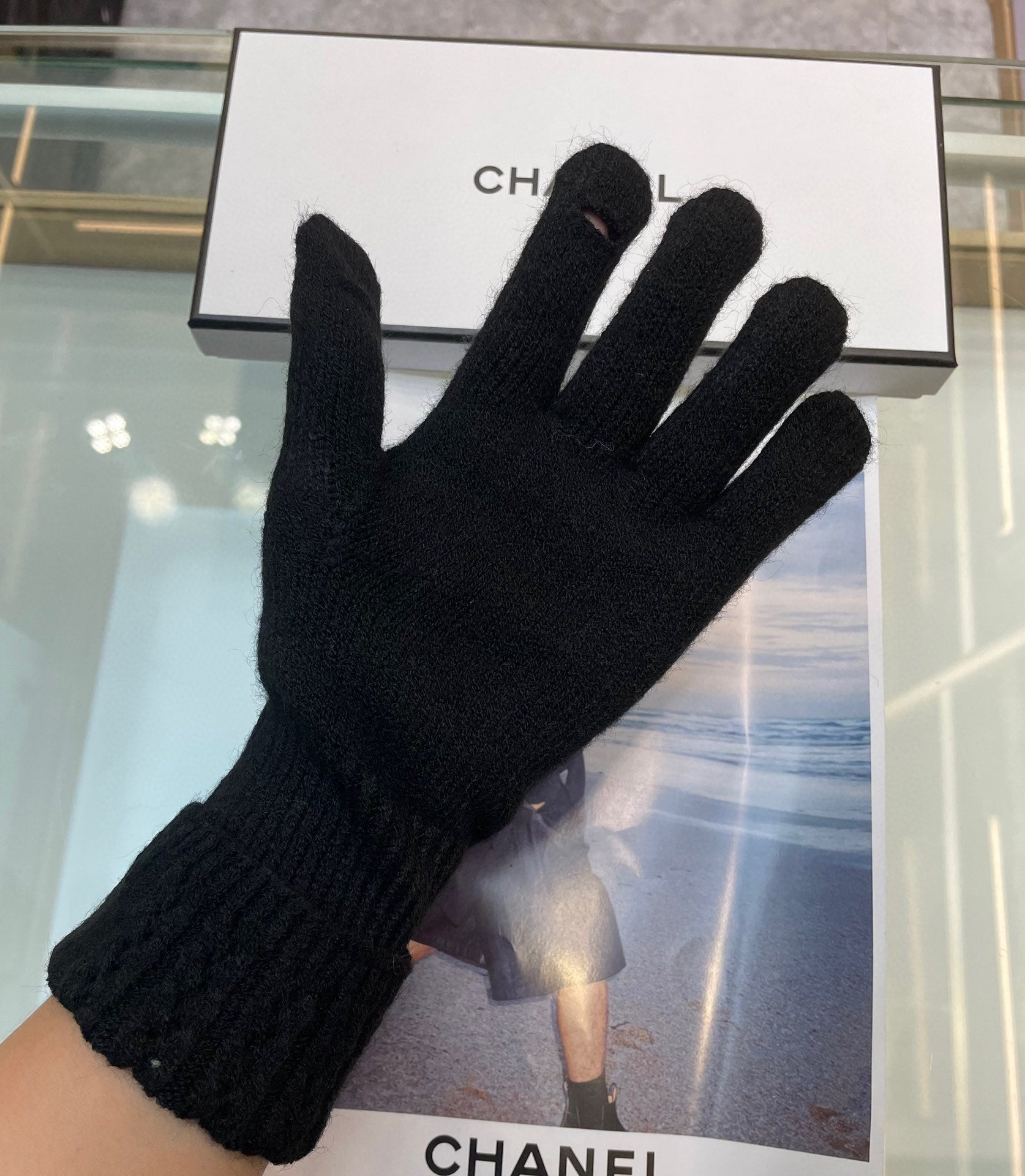 GLOVES IN BLACK CASHMERE WITH WHITE LOGO 405907 mysite