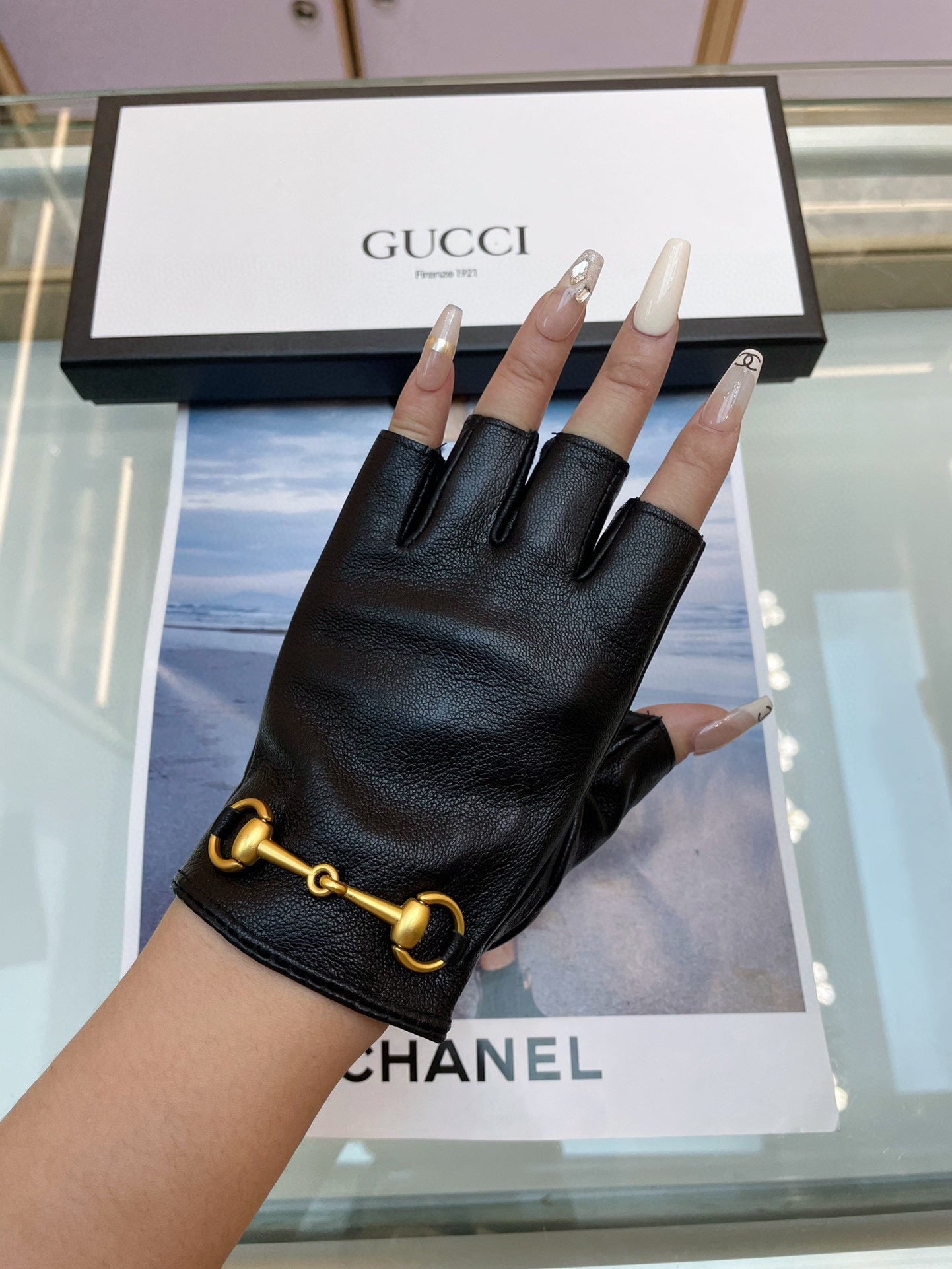 FINGERLESS GLOVES IN BLACK LAMBSKIN WITH GOLD HORSEBIT 432606 mysite